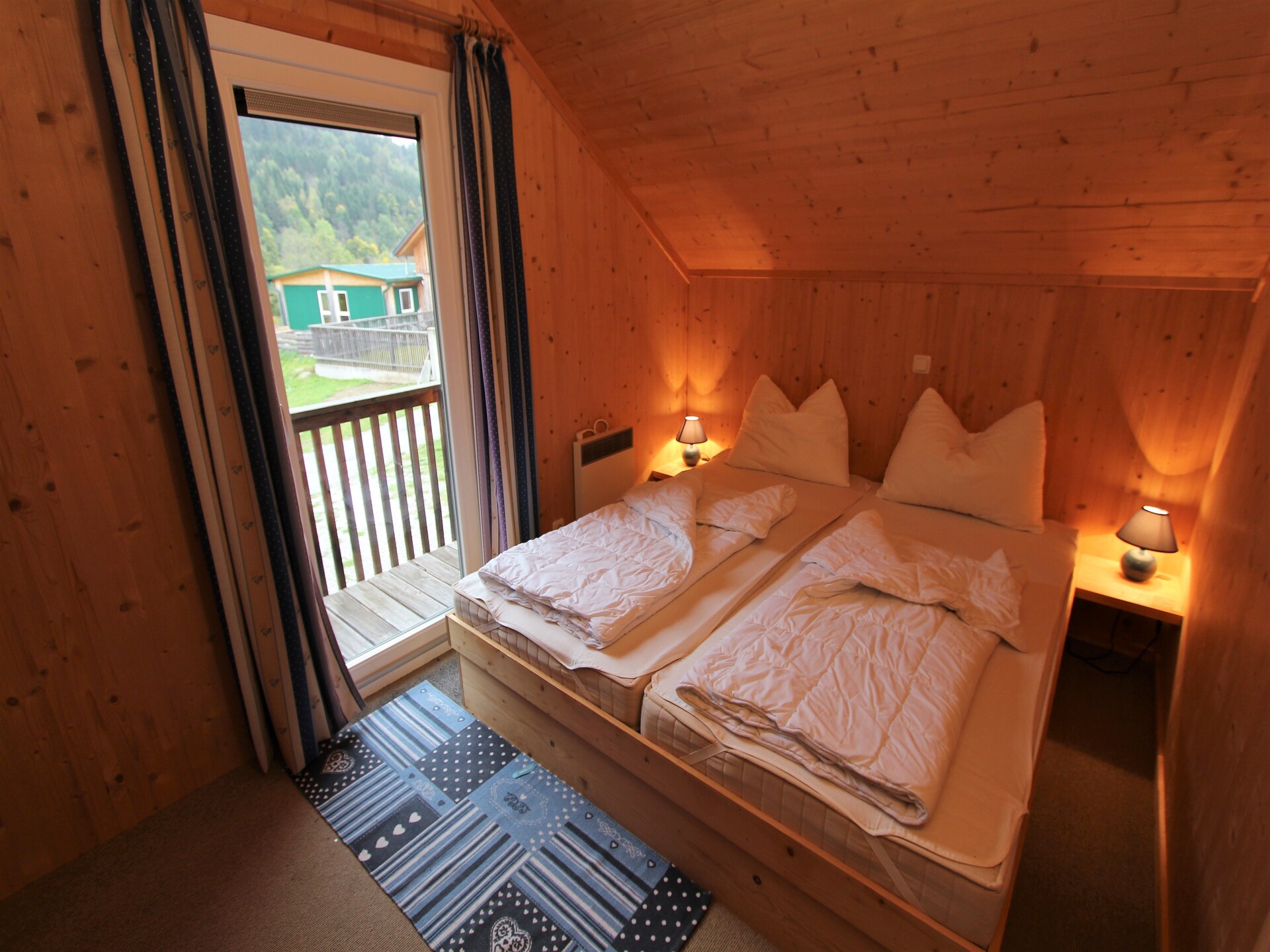 Vrijstaand houten chalet aan het meer in de bossen van Stiermarken - foto 4