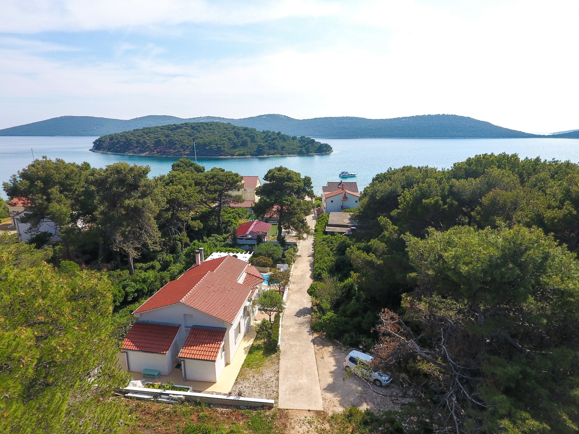 Vrijstaand vakantiehuis op 80 meter van het strand in Brgulje, Molat - foto 12
