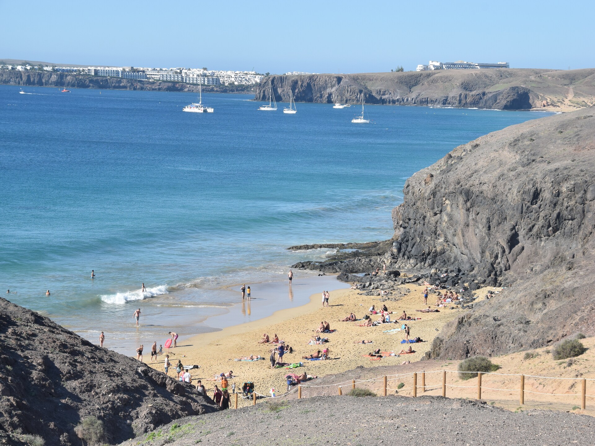 Sfeervol vakantiehuis met gedeeld zwembad, dichtbij strand Playa Blanca - foto 36