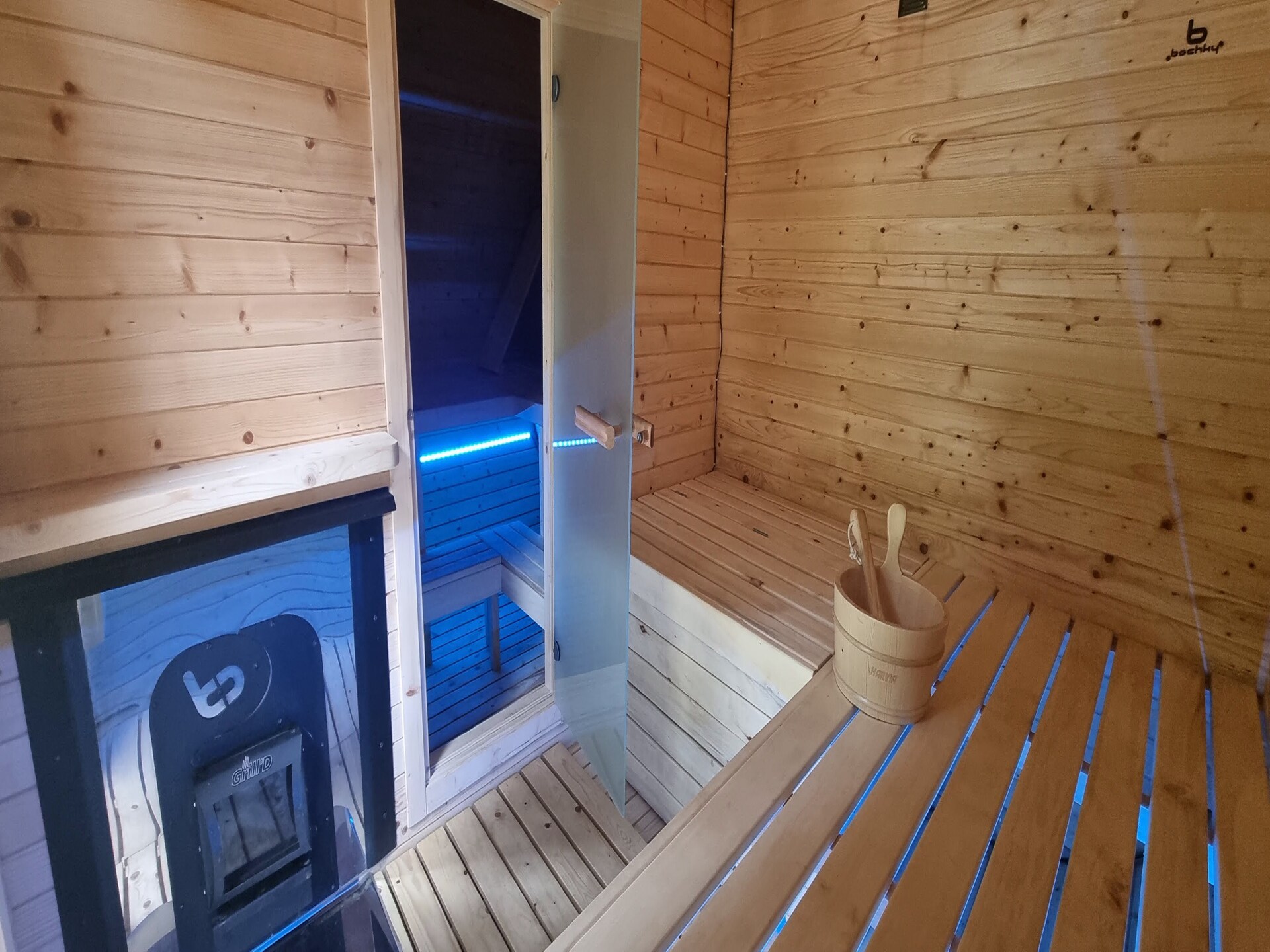 Villa Irena: Ruime huisdiervriendelijke villa aan bos en golfbaan in Turnov - foto 3