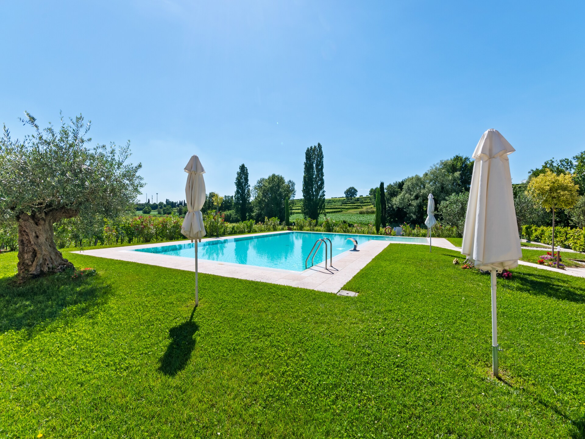 Modern vakantiehuis met zwembad nabij Lazise en het Gardameer - foto 2