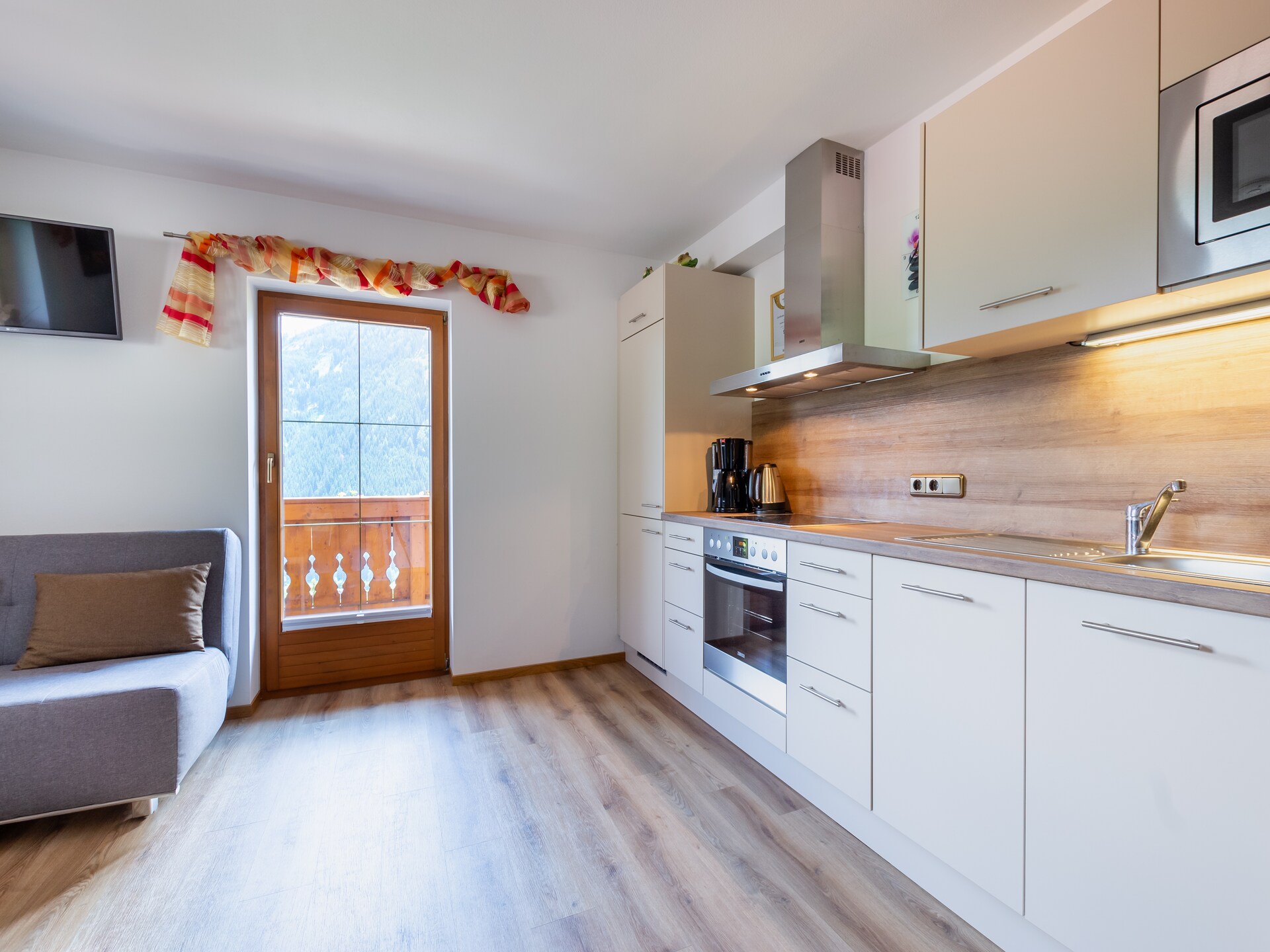 Bergappartement met balkon en uitzicht op Hohe Tauern bij Wald im Pinzgau - foto 11