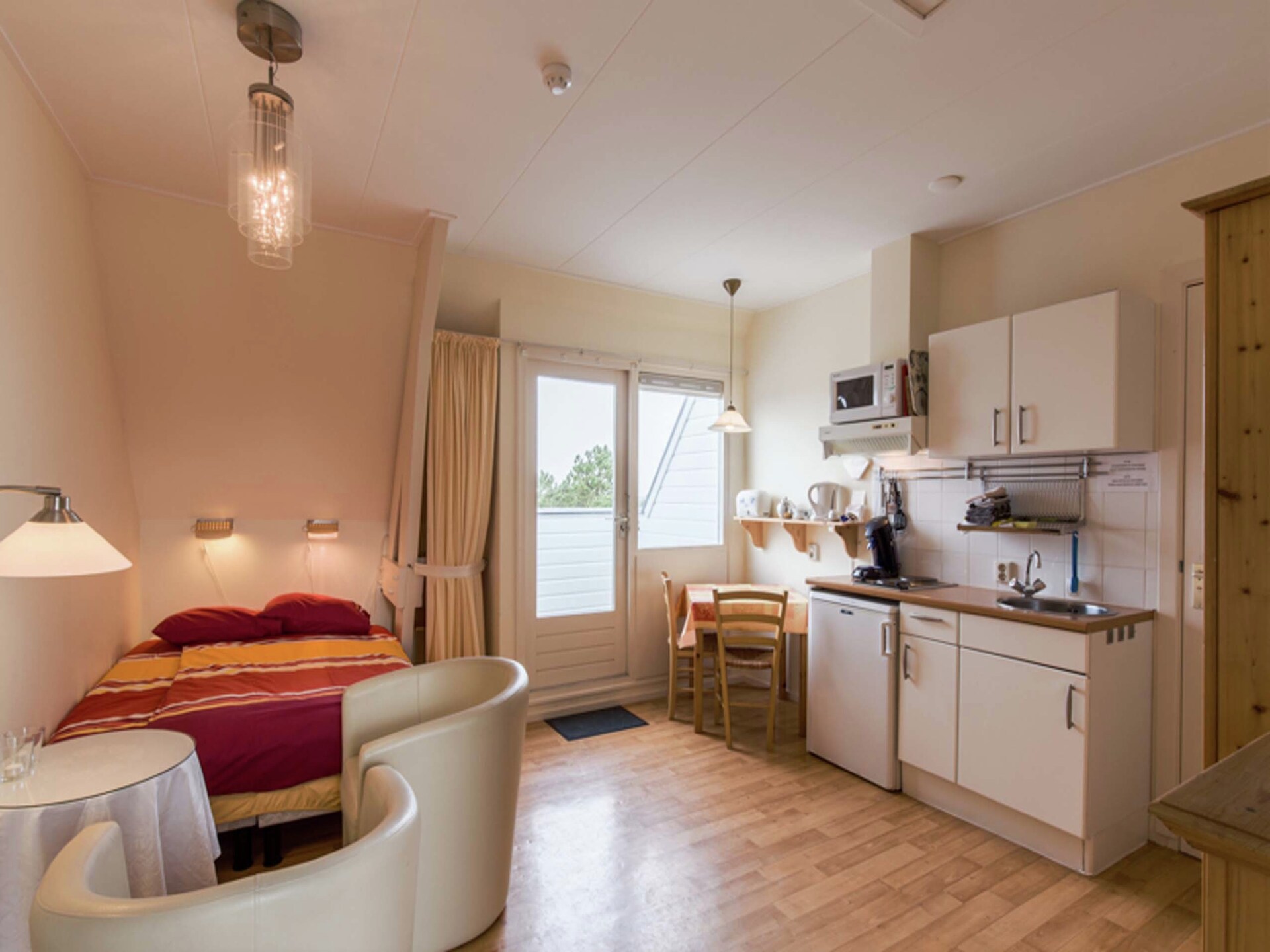 Romantisch studio-appartement met zeezicht in rijksmonument op landgoed - foto 4