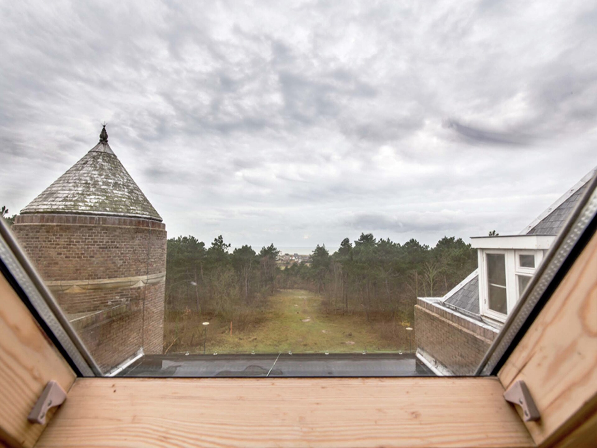 Huize Glory Topaas: sfeervol appartement op loopafstand van zee en duinen - foto 19
