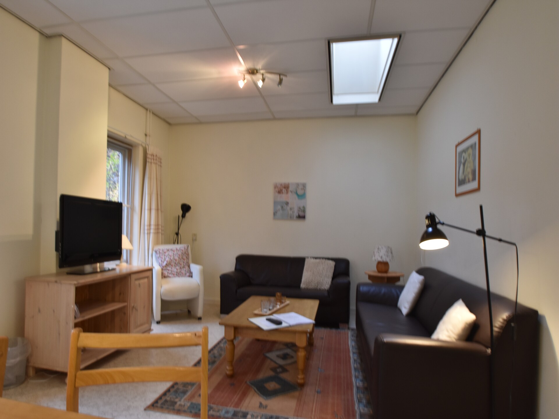 Huize Glory Granaat – Privé appartement in groene oase, 500m van strand - foto 6
