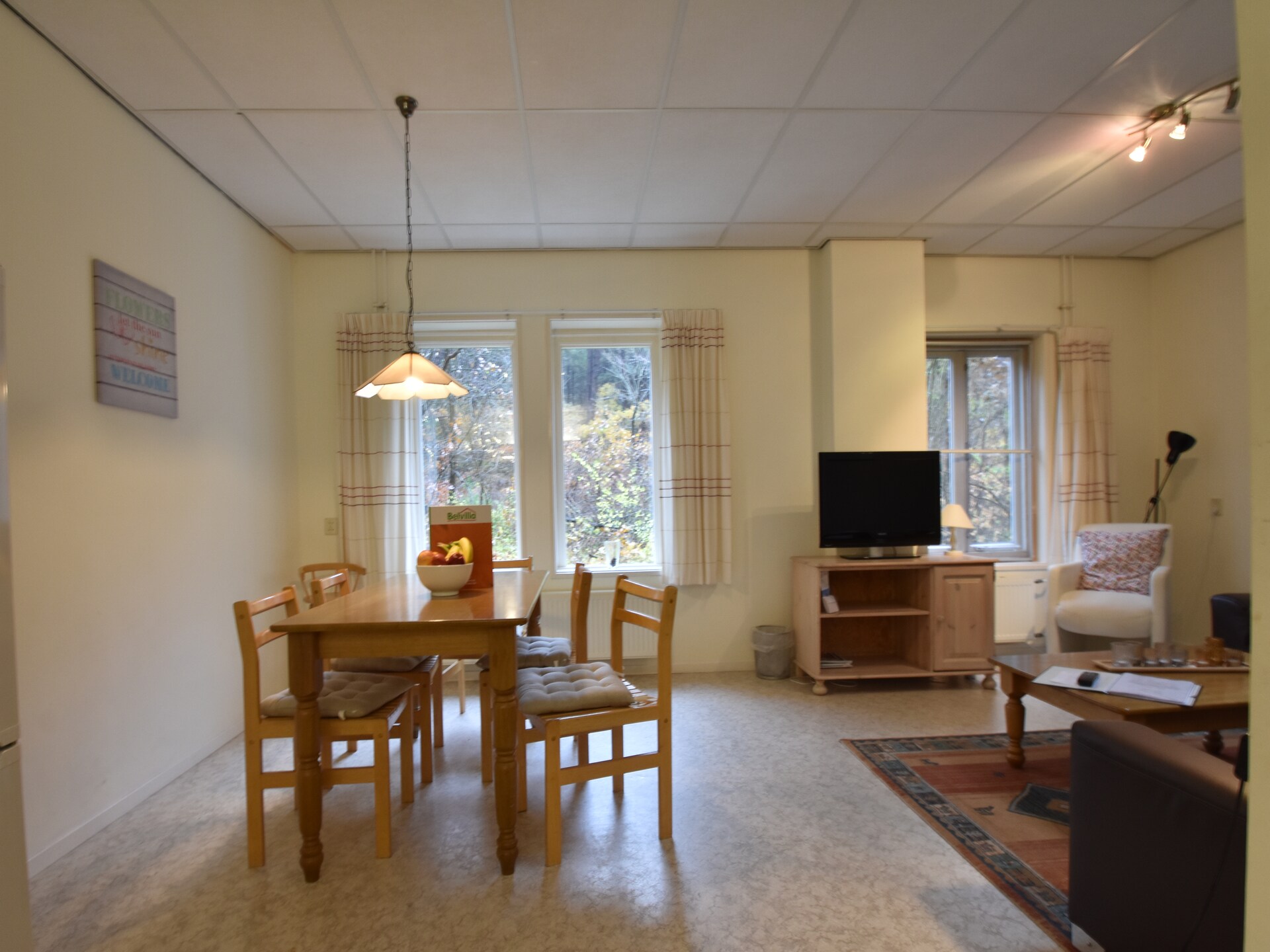 Huize Glory Granaat – Privé appartement in groene oase, 500m van strand - foto 12