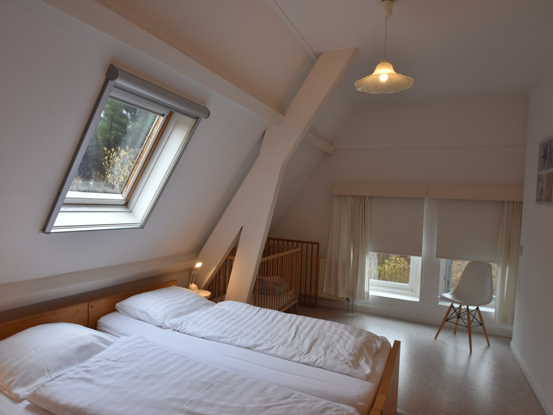 Huize Glory Granaat – Privé appartement in groene oase, 500m van strand - foto 23