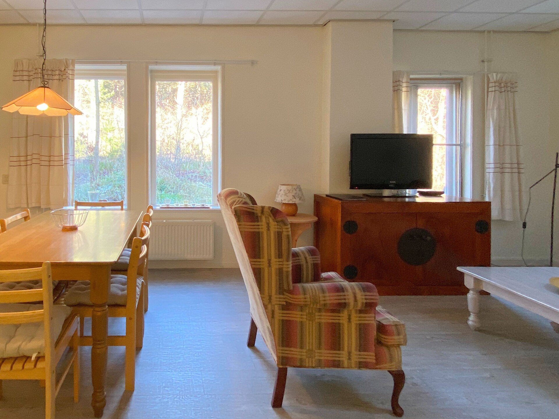 Huize Glory Granaat – Privé appartement in groene oase, 500m van strand - foto 9
