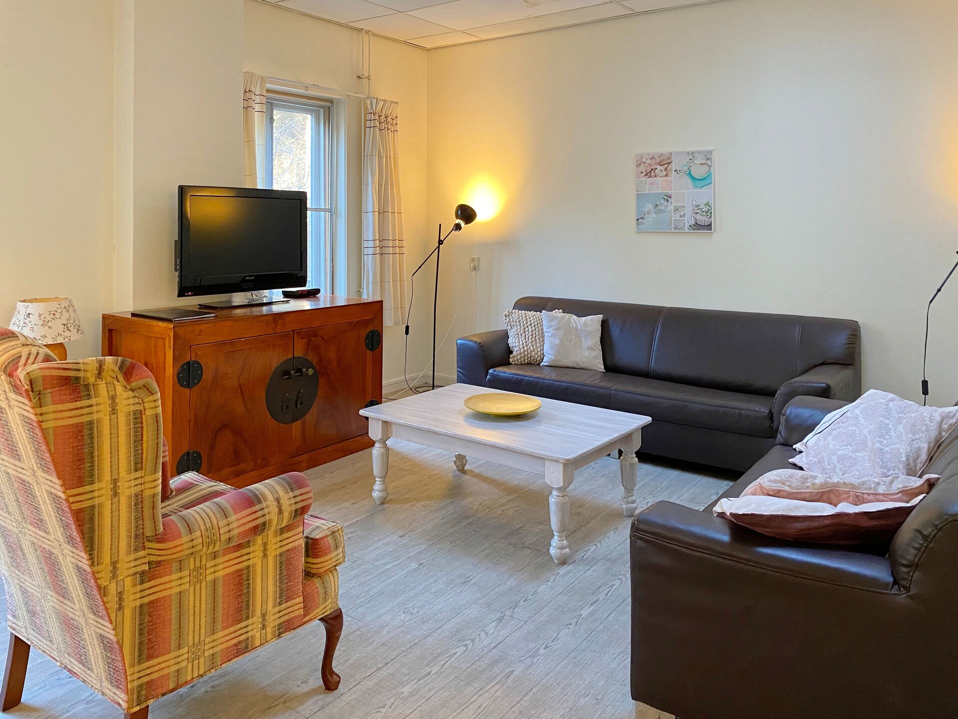 Huize Glory Granaat – Privé appartement in groene oase, 500m van strand - foto 10