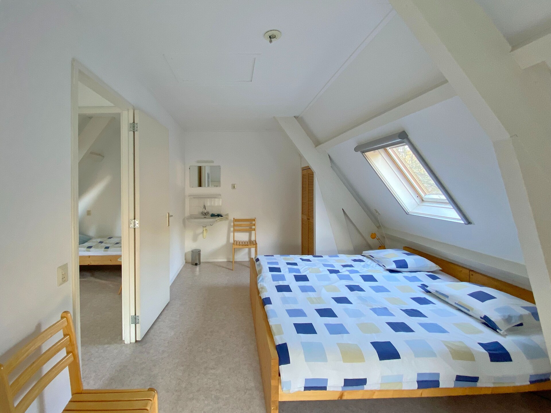 Huize Glory Granaat – Privé appartement in groene oase, 500m van strand - foto 27