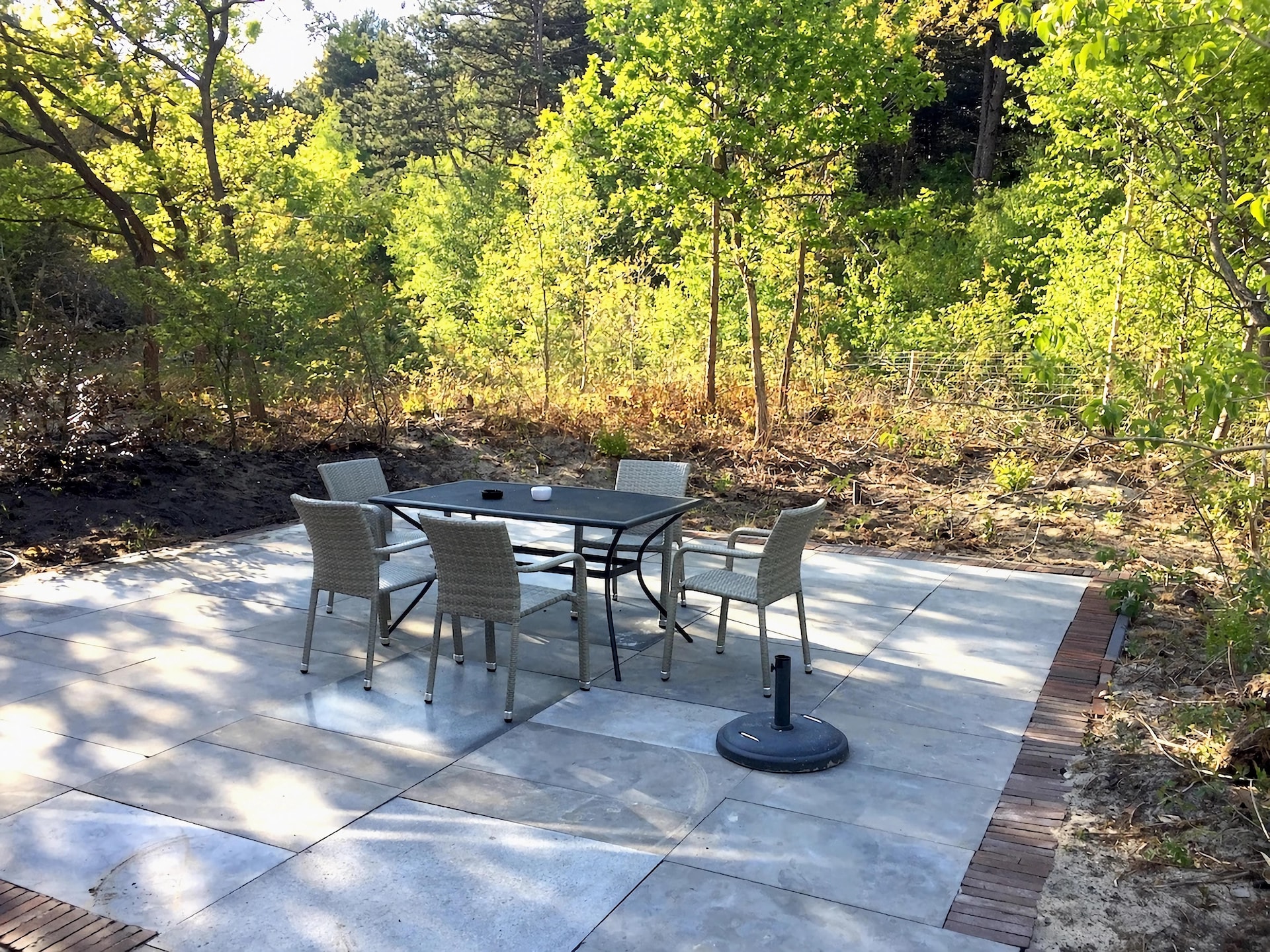 Huize Glory Granaat – Privé appartement in groene oase, 500m van strand - foto 29