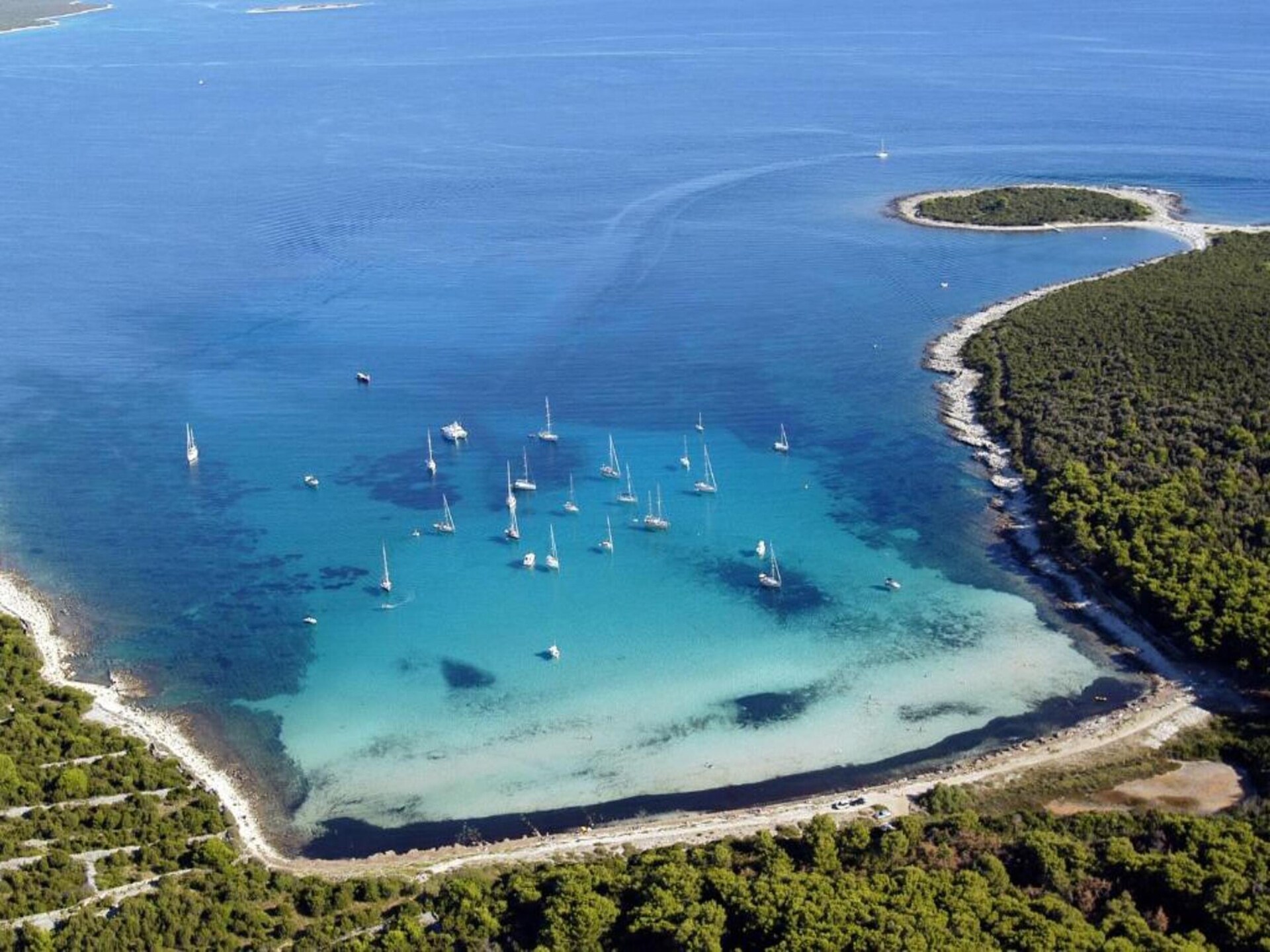 Strandappartement met dakterras op 100 meter van zee, Dugi otok - foto 17