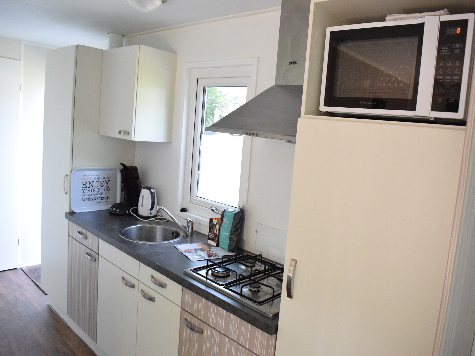 Modern chalet op Recreatiepark de Boshoek in Voorthuizen - foto 3