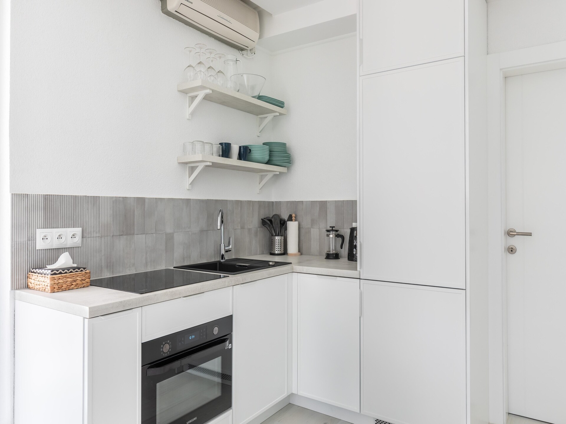 Appartement op 70m van zee met zwembad, tuin & BBQ in Slatine - foto 3