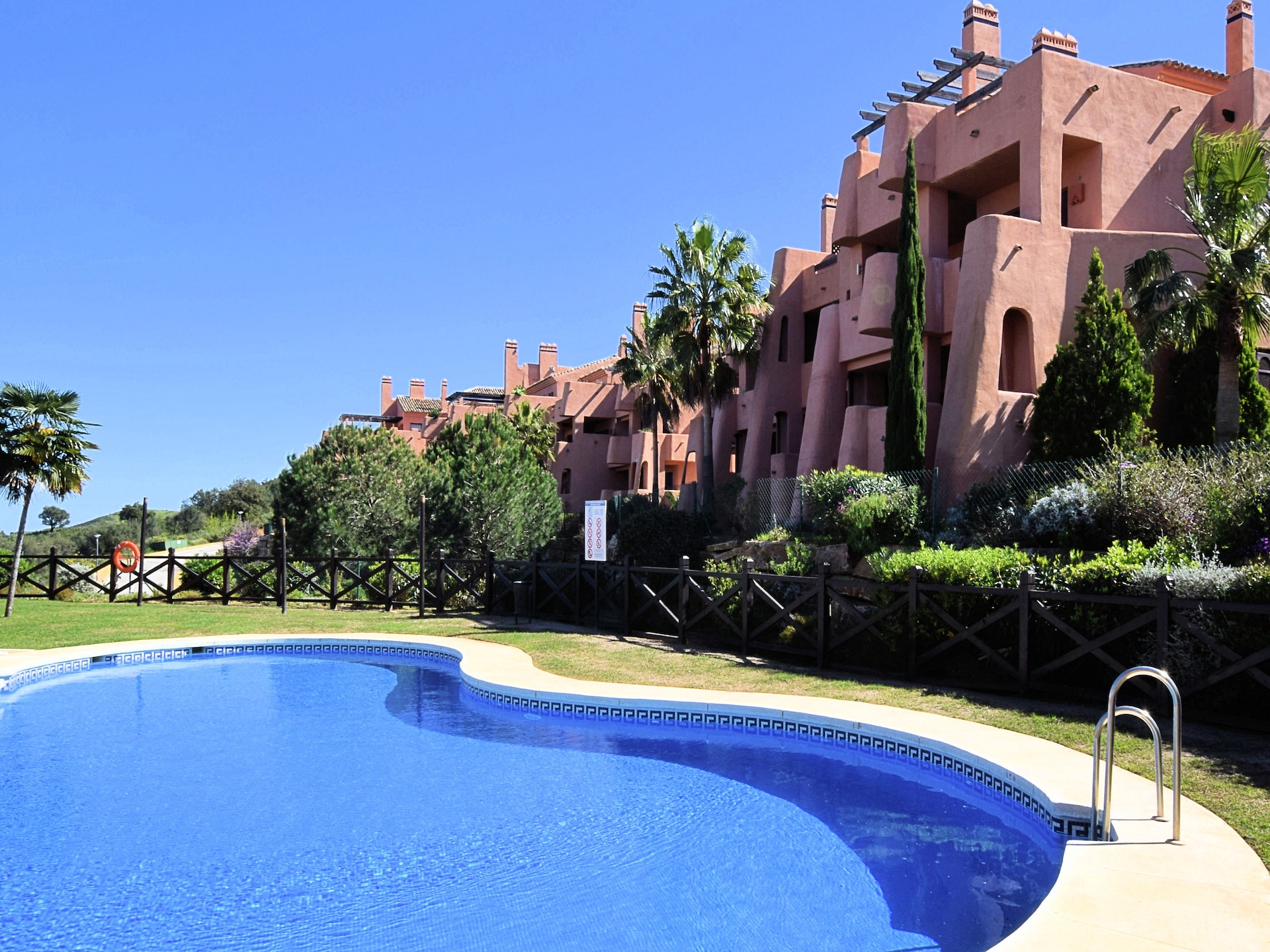 Ruim appartement in golfresort El Soto de Marbella, Ojén - foto 1