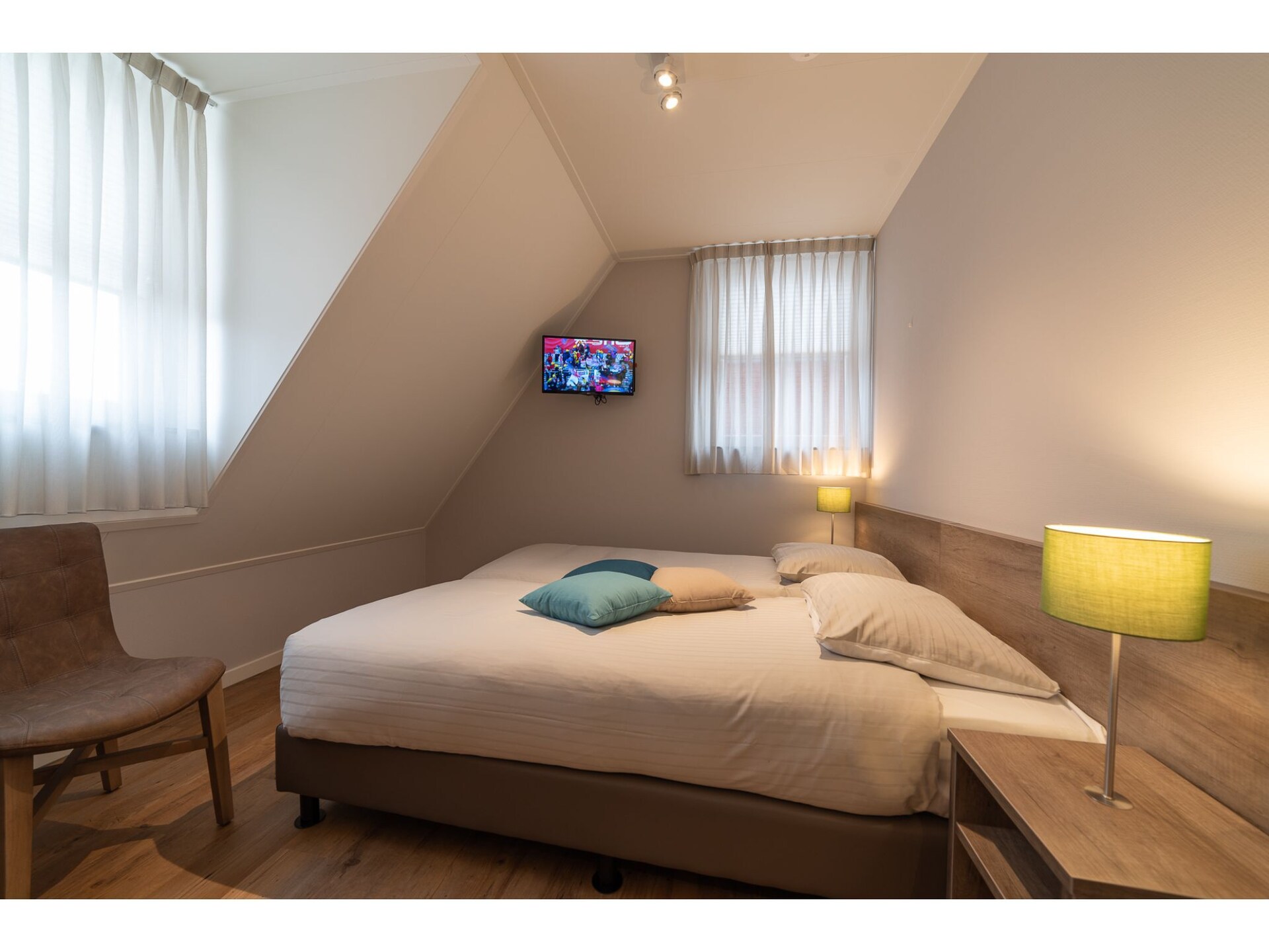 Wellnessvilla met jacuzzi op 100m van de Zeeuwse kust in Colijnsplaat - foto 25