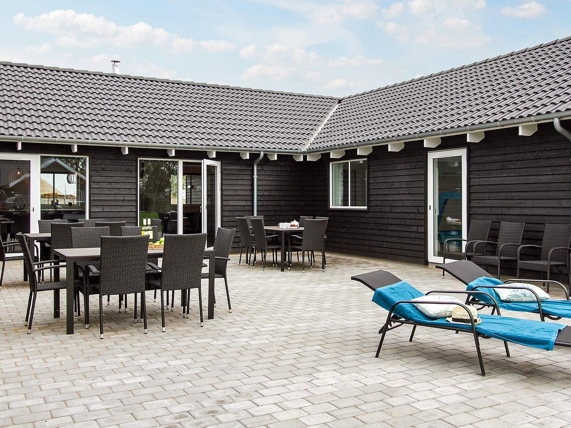 Op 950 m van zee: ruim vakantiehuis in Kappeln voor 20 personen · 267 m² - foto 3