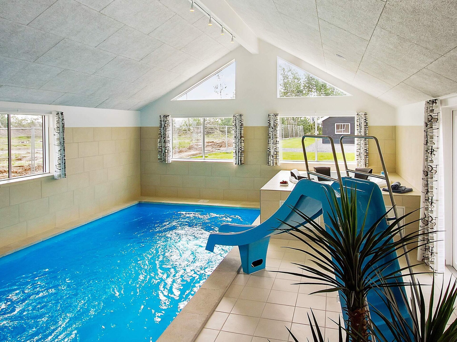 Op 950 m van zee: ruim vakantiehuis in Kappeln voor 20 personen · 267 m² - foto 4