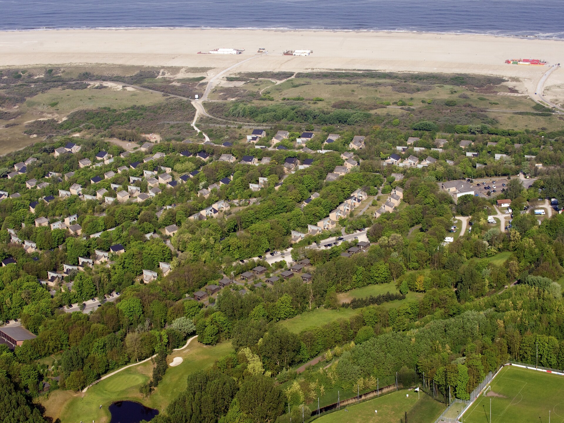 Modern chalet op Vakantiepark Kijkduin, 6 pers., hond toegestaan, 47m² - foto 31