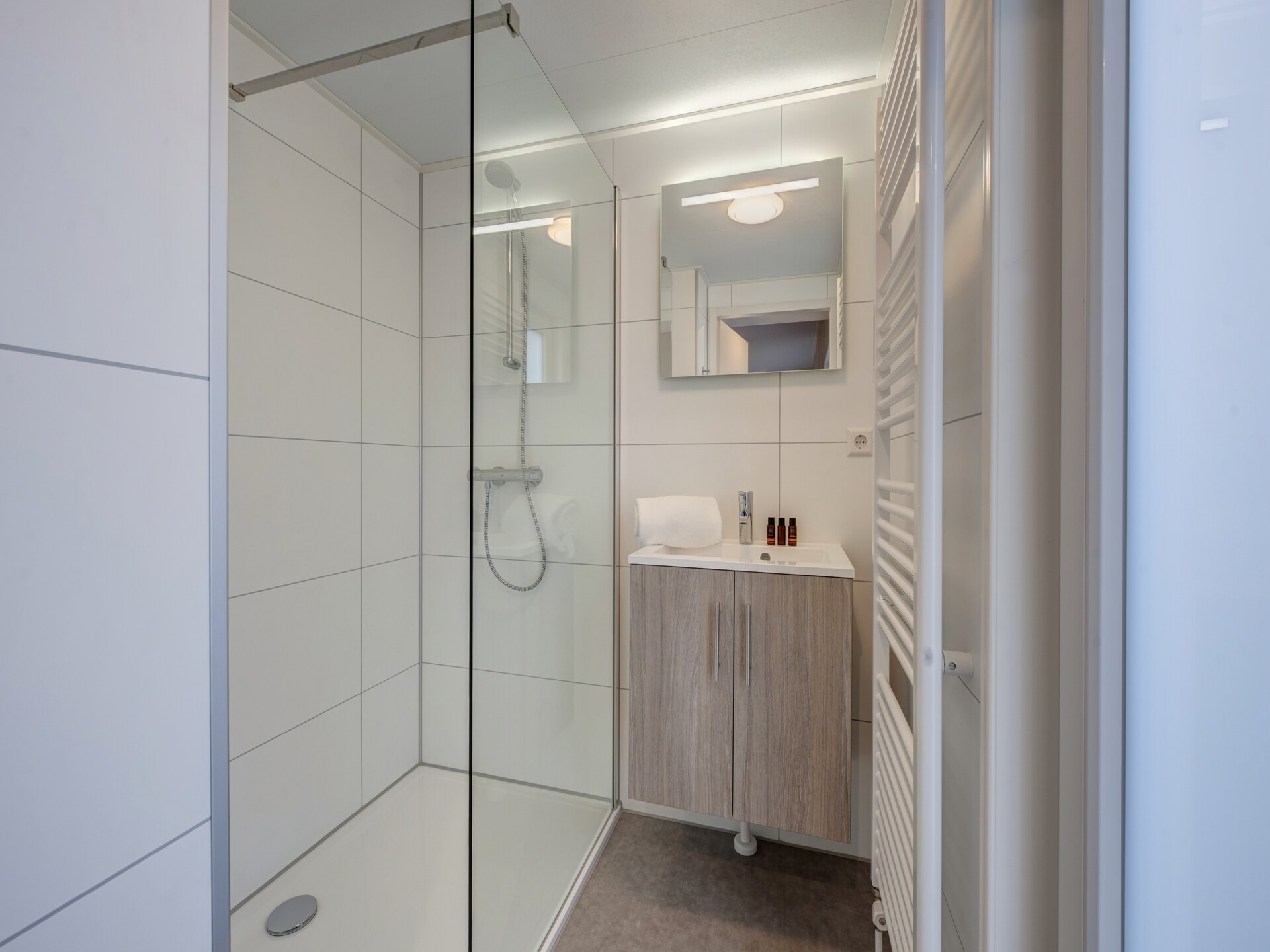 Modern chalet op Vakantiepark Kijkduin, 6 pers., hond toegestaan, 47m² - foto 12