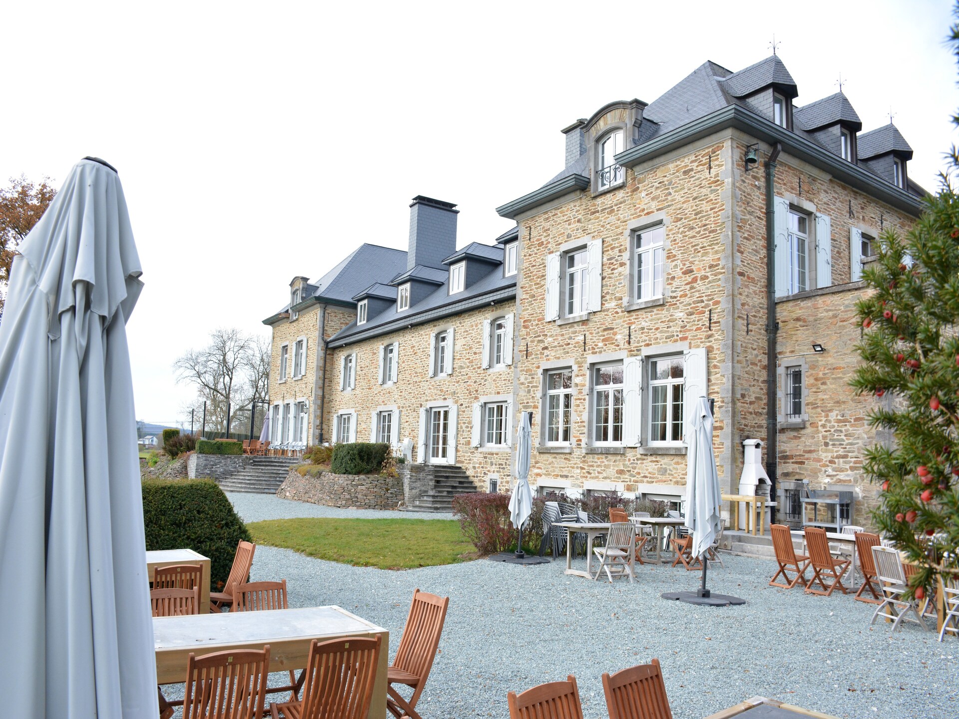 48-persoons kasteel in Freux met wellness en 19 slaapkamers - foto 3