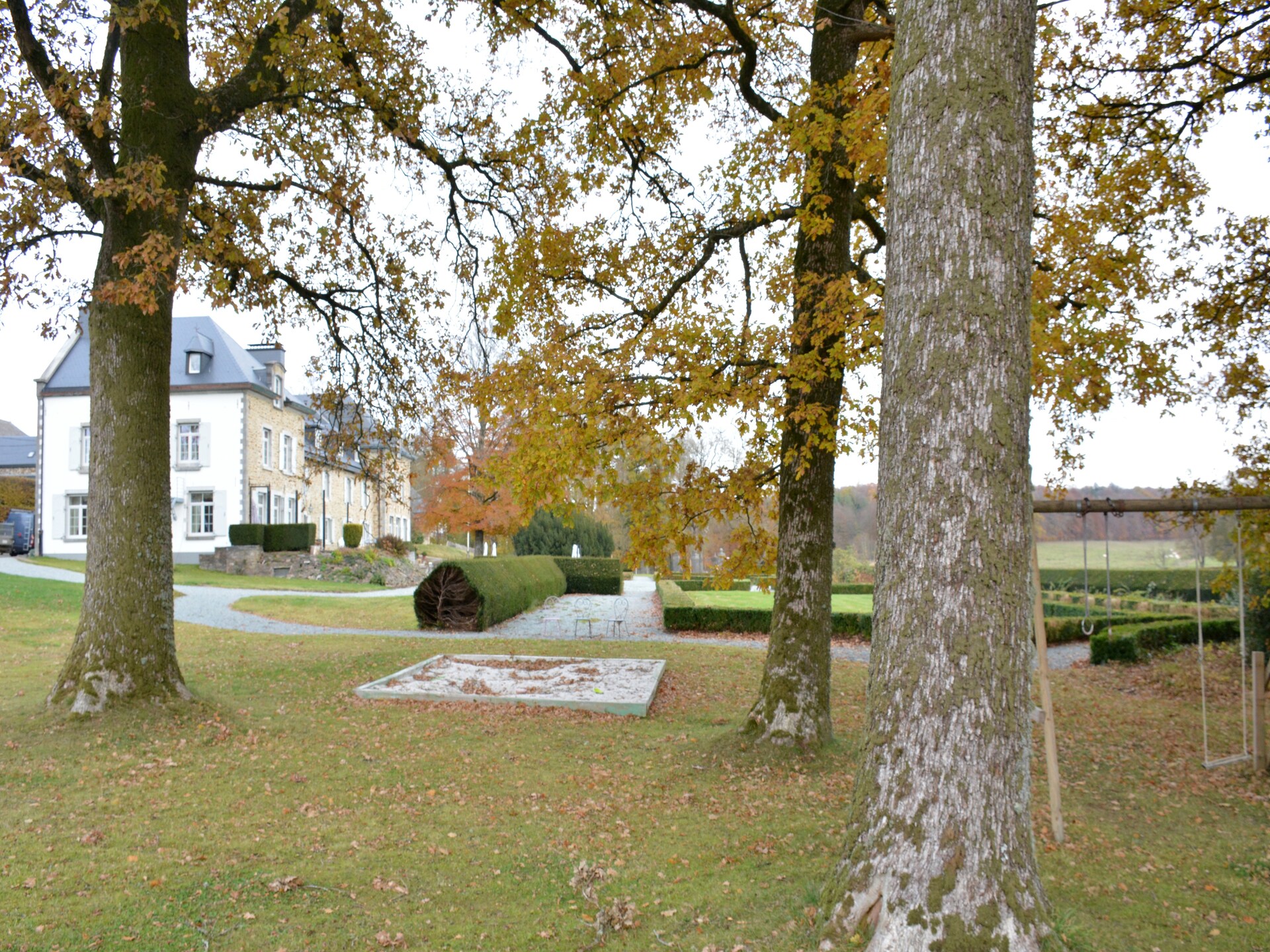 48-persoons kasteel in Freux met wellness en 19 slaapkamers - foto 32