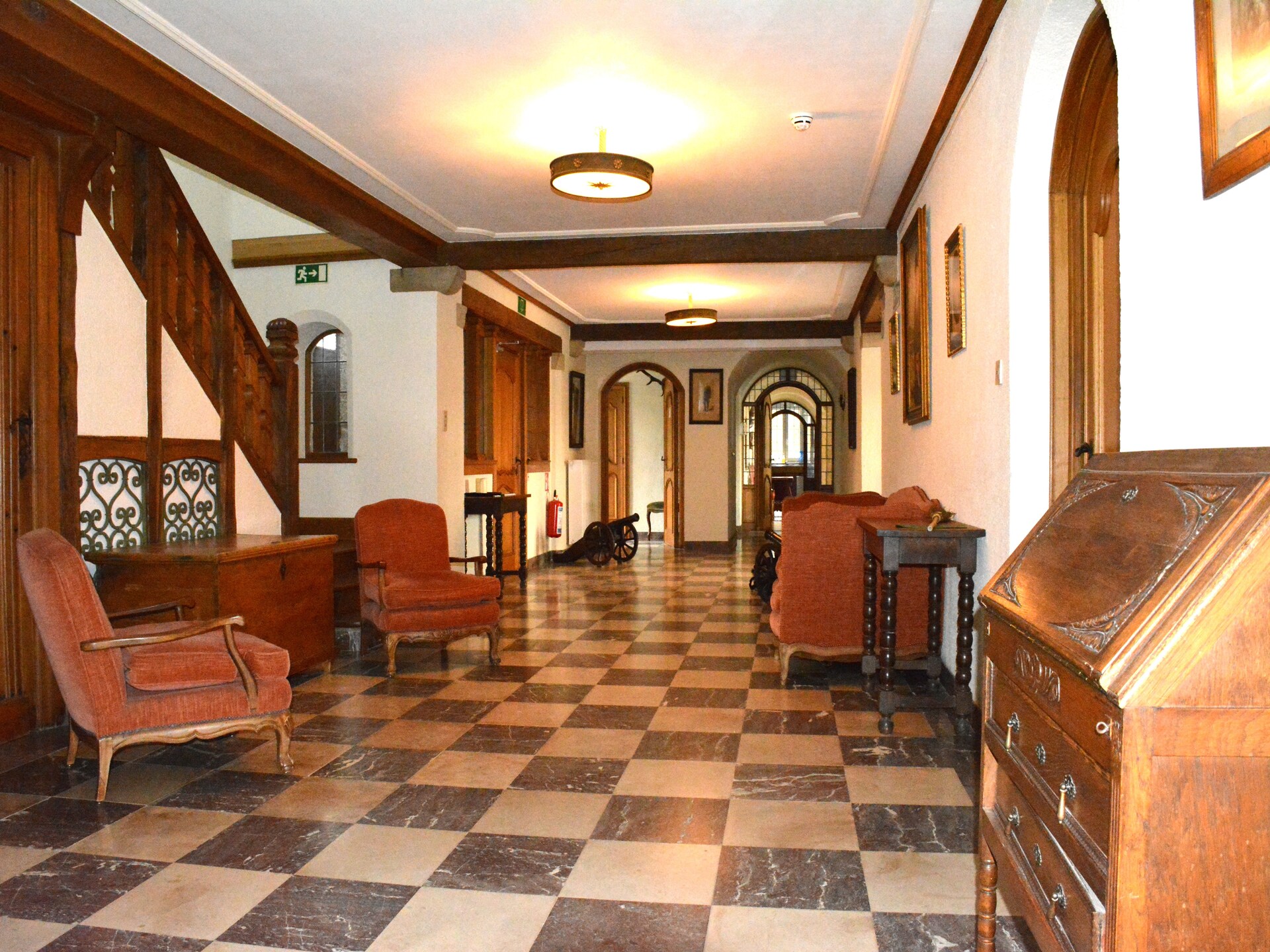 48-persoons kasteel in Freux met wellness en 19 slaapkamers - foto 4
