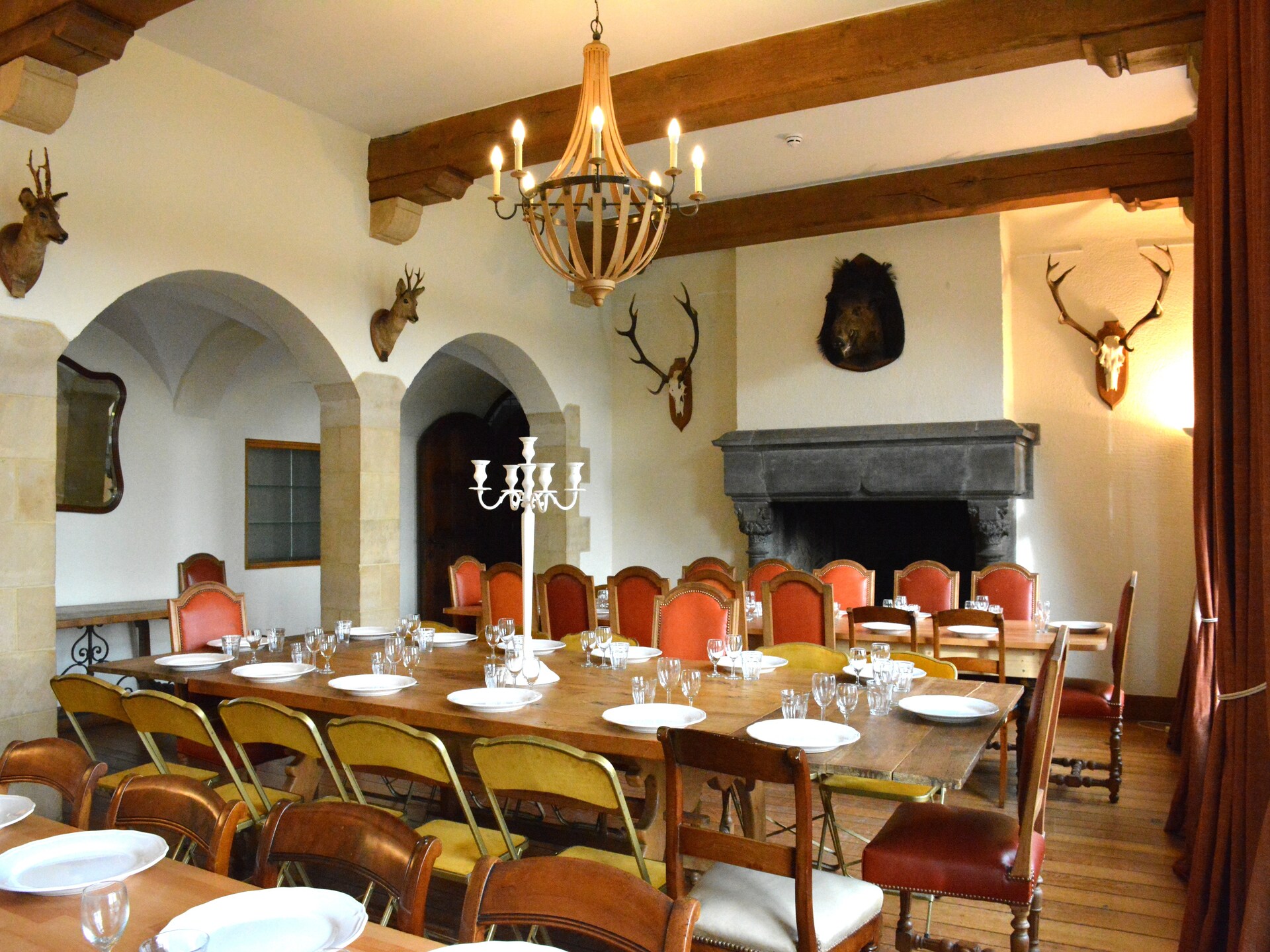 48-persoons kasteel in Freux met wellness en 19 slaapkamers - foto 10