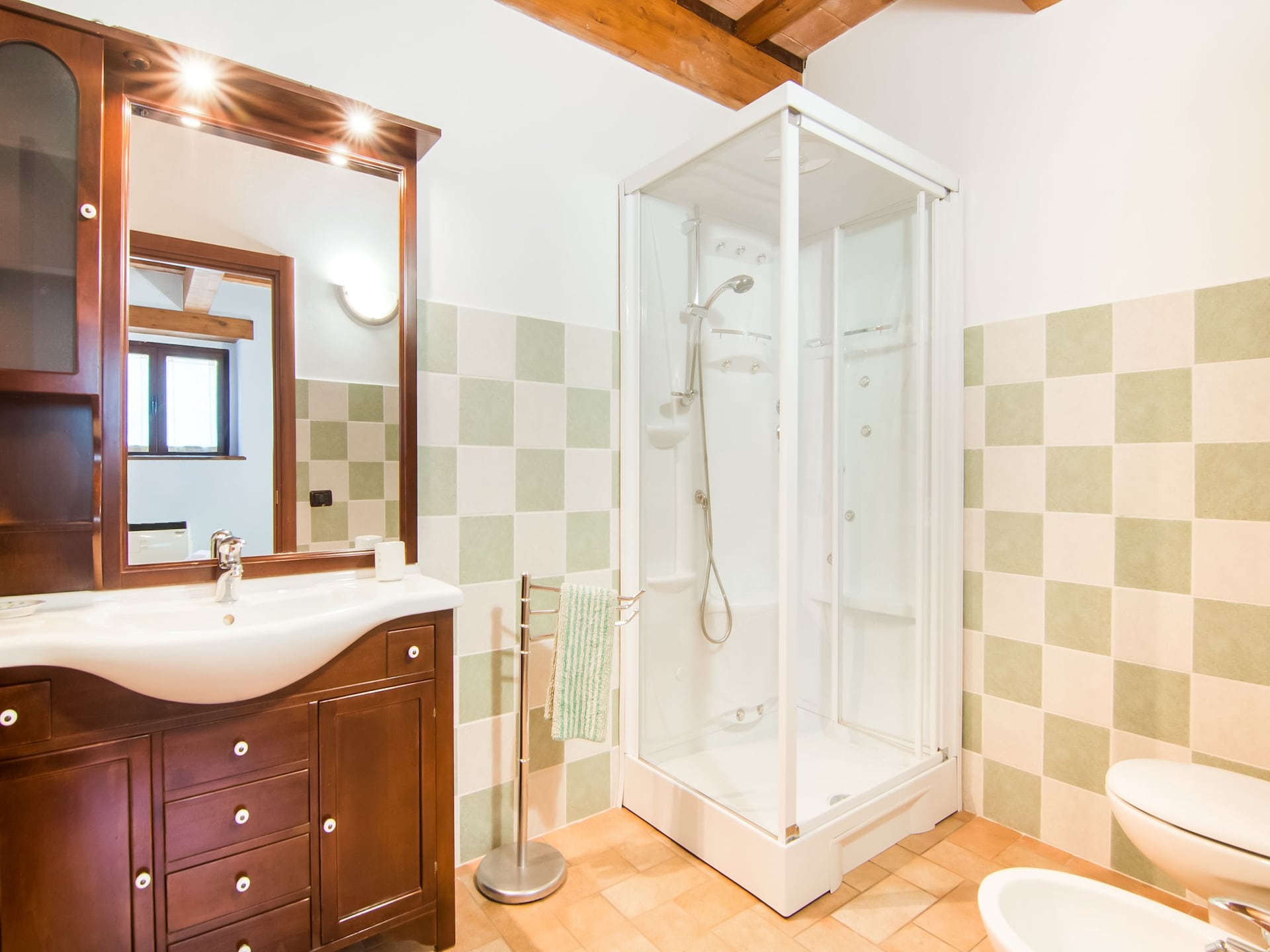 Romantisch boerderijhuisje met bubbelbad en panoramisch zwembad in Apecchio - foto 19