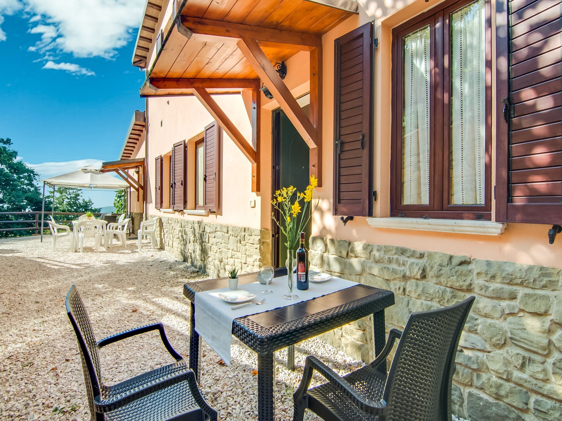 Romantisch boerderijhuisje met bubbelbad en panoramisch zwembad in Apecchio - foto 15