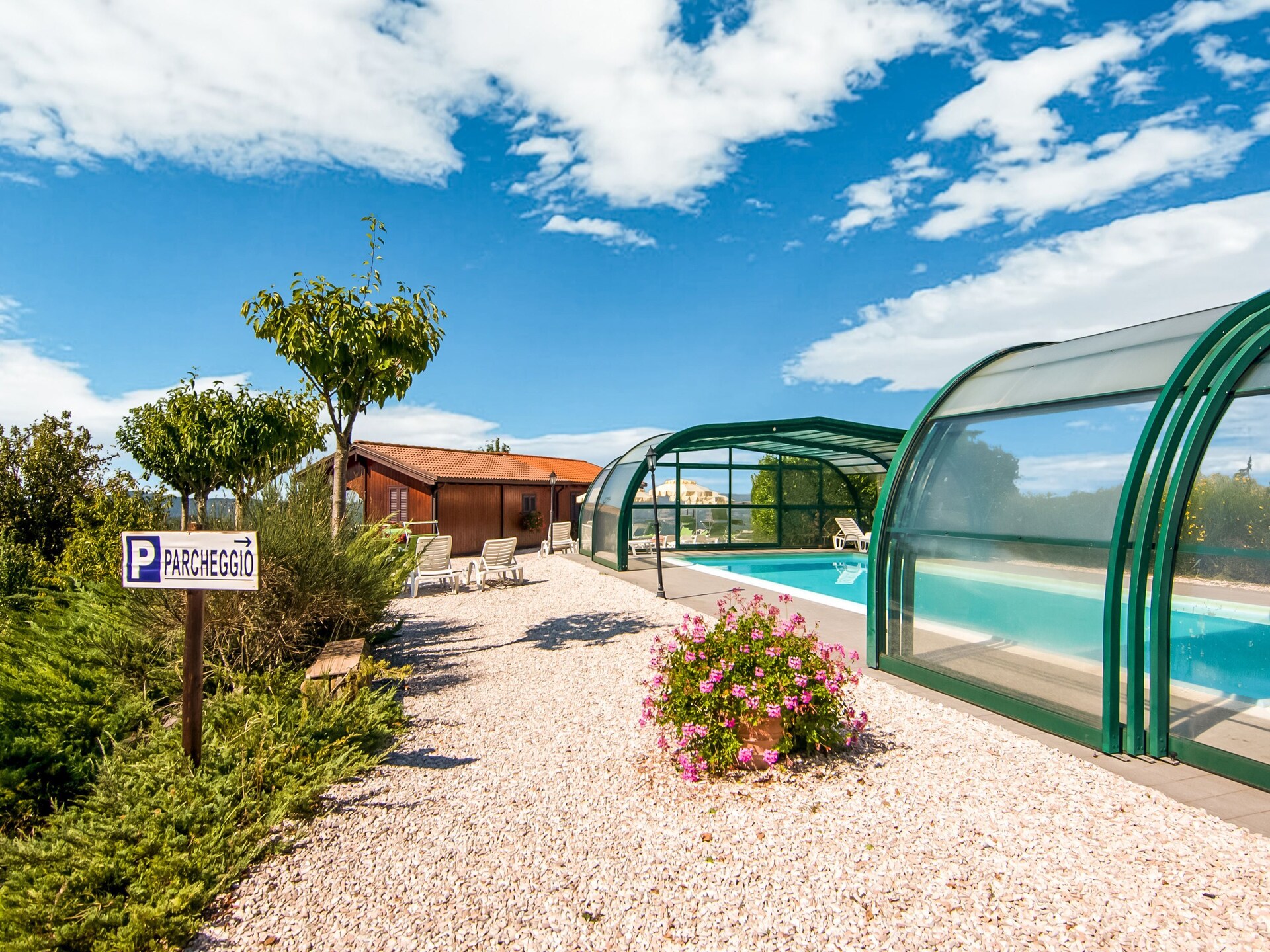 Romantisch boerderijhuisje met bubbelbad en panoramisch zwembad in Apecchio - foto 18