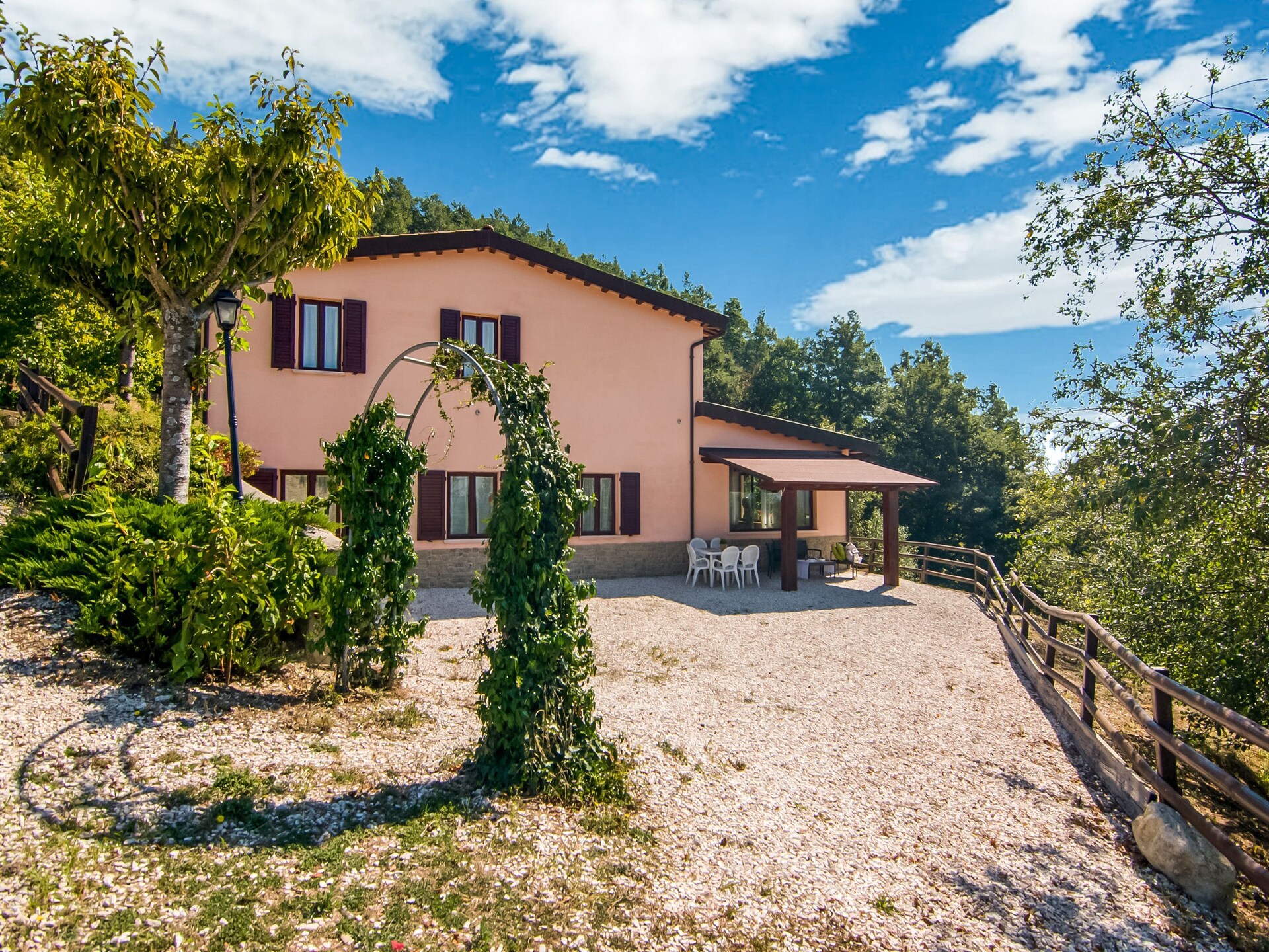 Romantisch boerderijhuisje met bubbelbad en panoramisch zwembad in Apecchio - foto 21