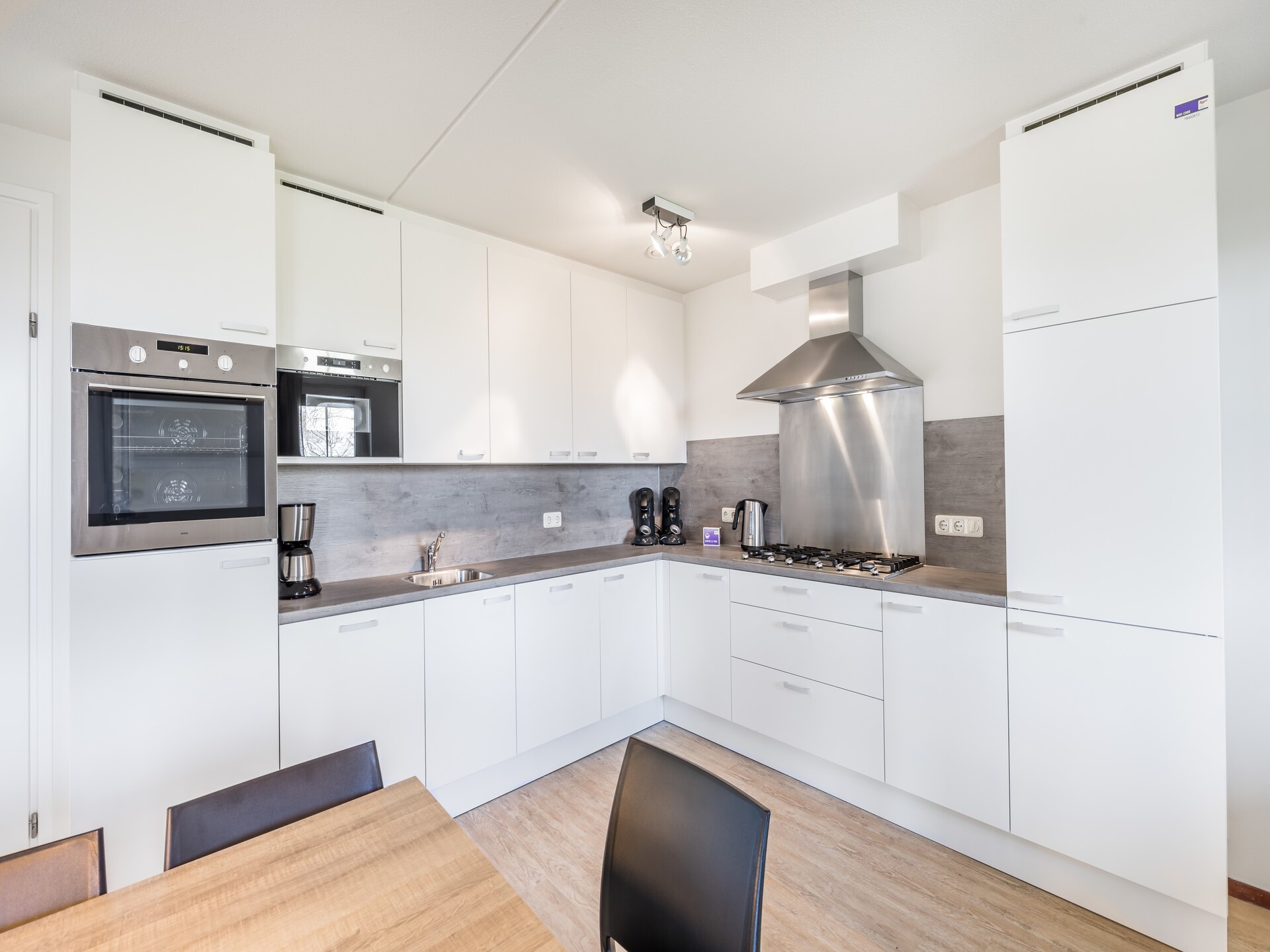 Luxe groepsvilla voor 24 personen op Vakantiepark Weerterbergen - foto 3