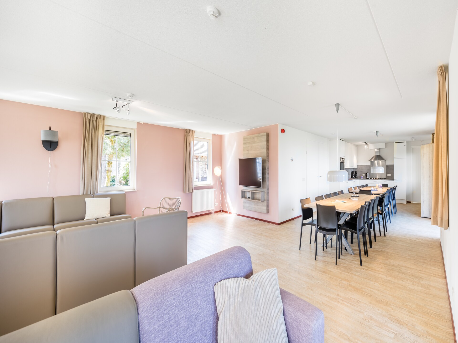 Luxe groepsvilla voor 24 personen op Vakantiepark Weerterbergen - foto 14