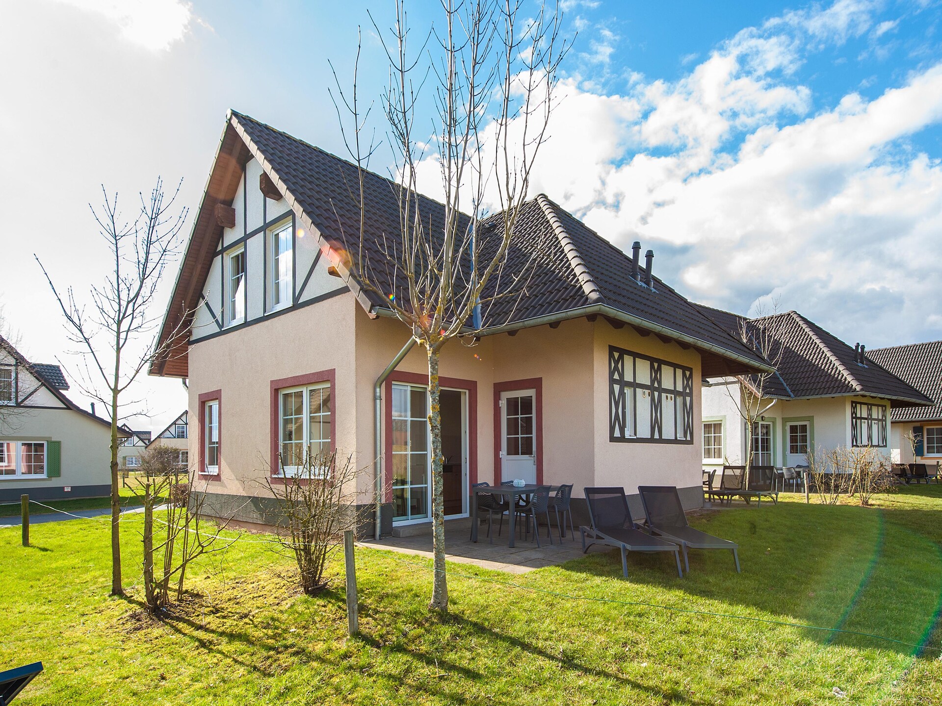 Moderne halfvrijstaande villa met sauna en tuin op vakantiepark in Cochem - foto 1