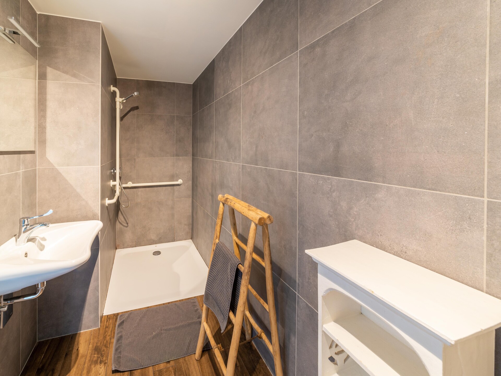 Chalet Bleu: Luxe 8-persoons chalet met privésauna aan het meer in de Ardennen - foto 25