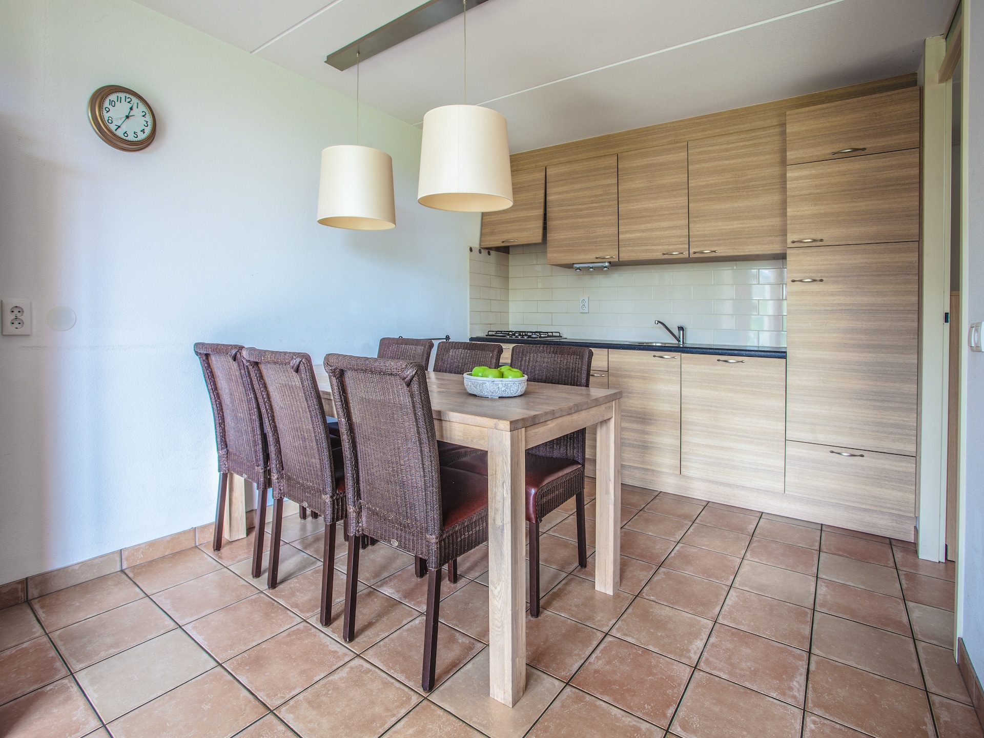 Vrijstaand vakantiehuis voor 6 aan open vaarwater in Medemblik met privésteiger - foto 3