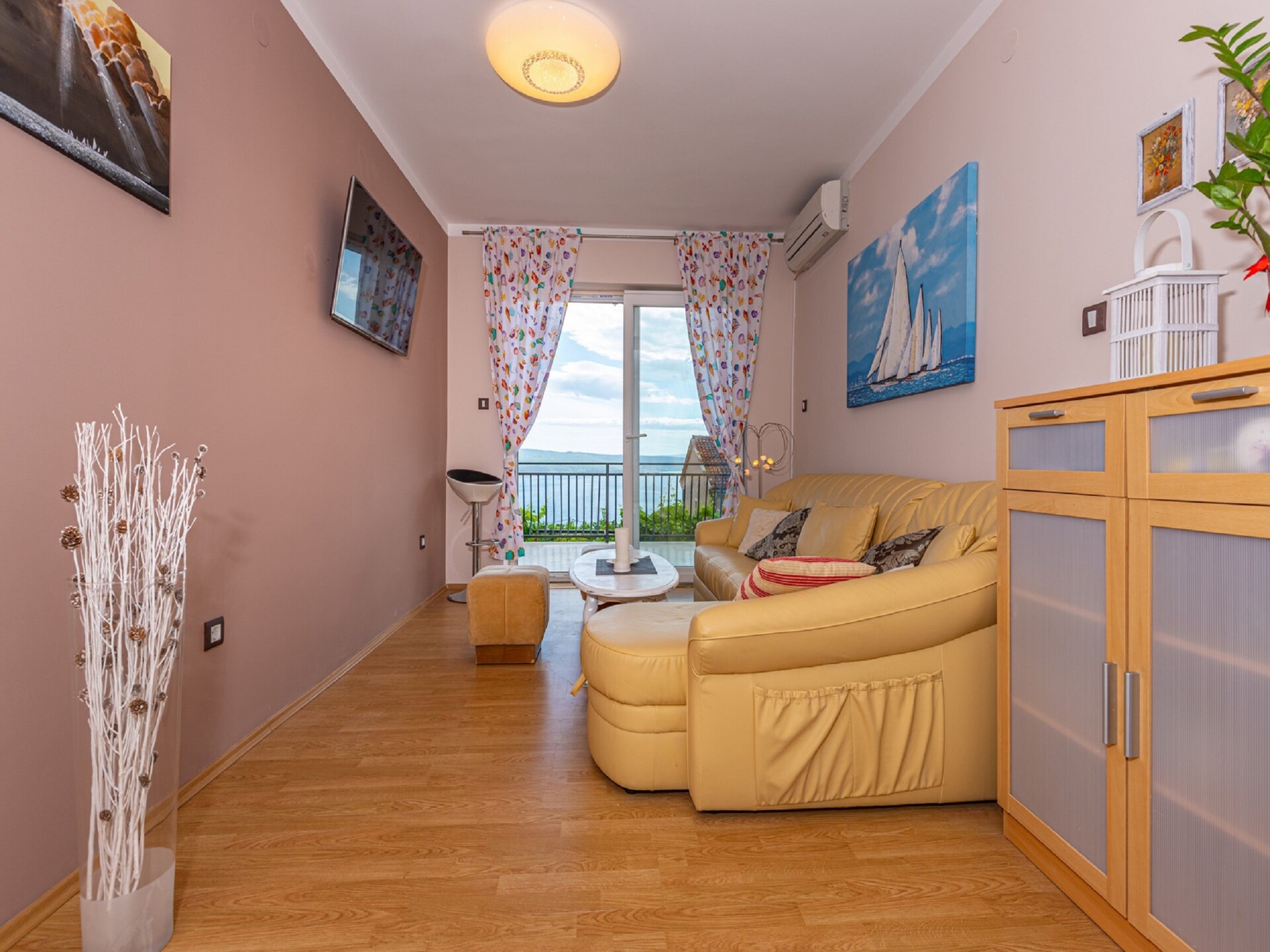 Ruim appartement met zeezicht, zwembad en tuin in Dramalj - foto 7