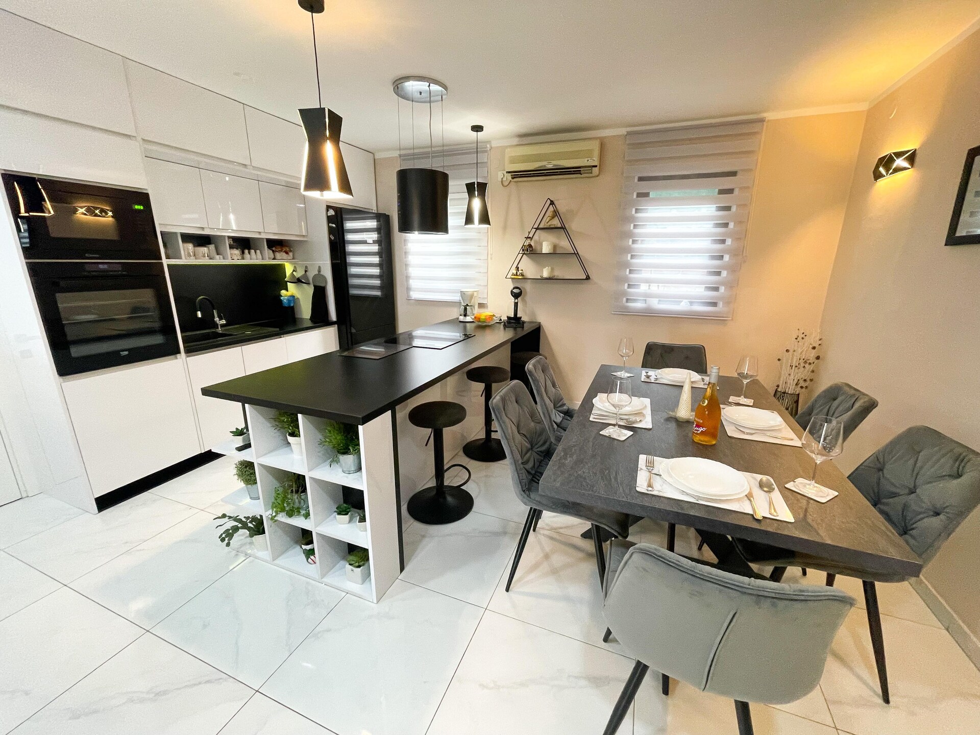 Ruim vakantiehuis met privézwembad, tuin en wifi op 900m van zee in Dramalj - foto 14