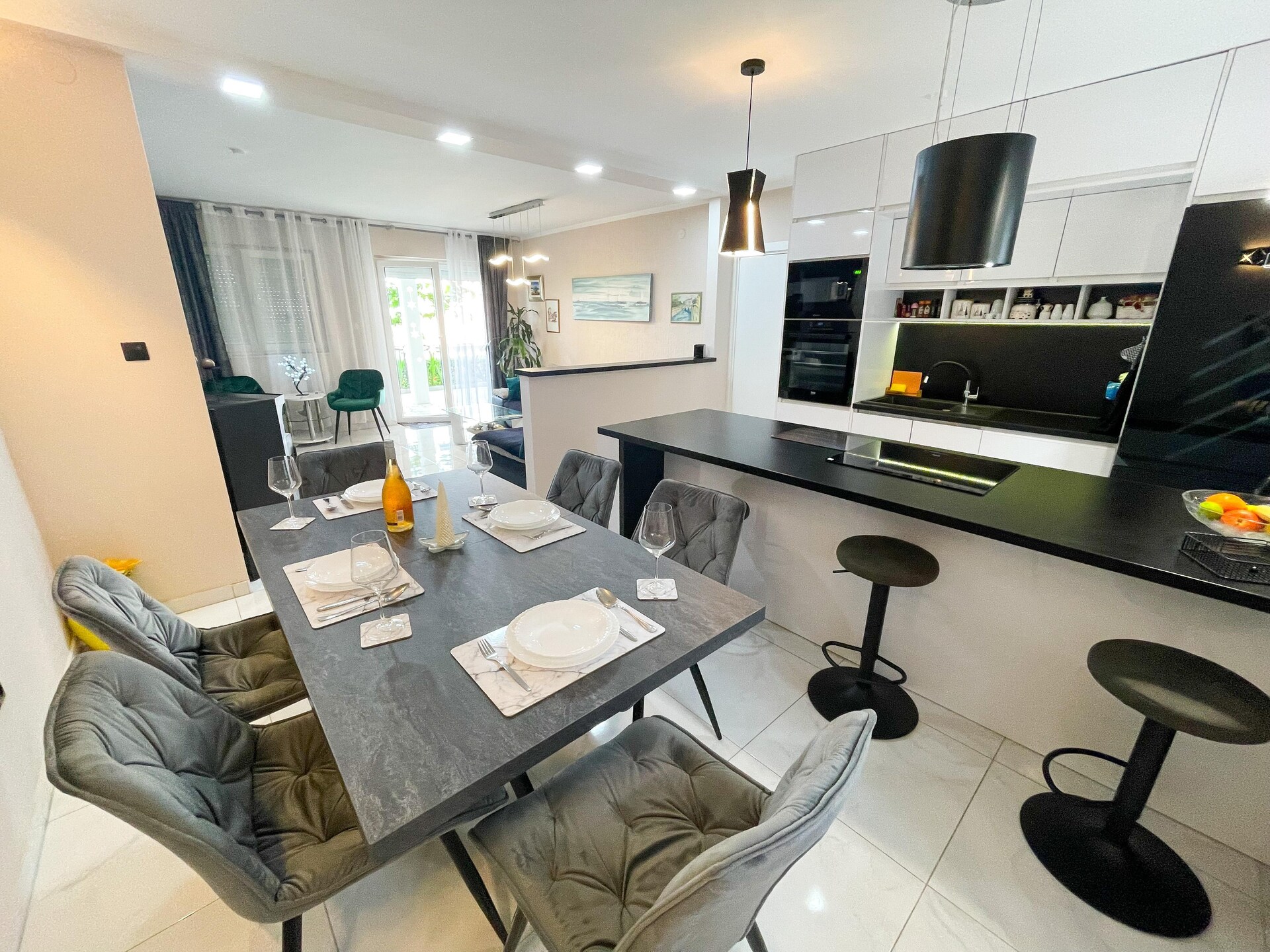 Ruim vakantiehuis met privézwembad, tuin en wifi op 900m van zee in Dramalj - foto 4
