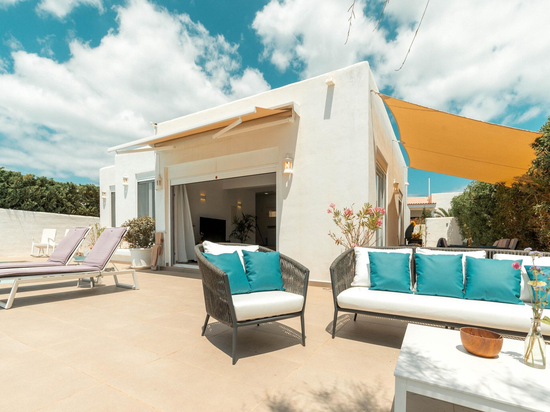 Moderne vrijstaande villa met privézwembad op 500 meter van Cala Codolar - foto 27
