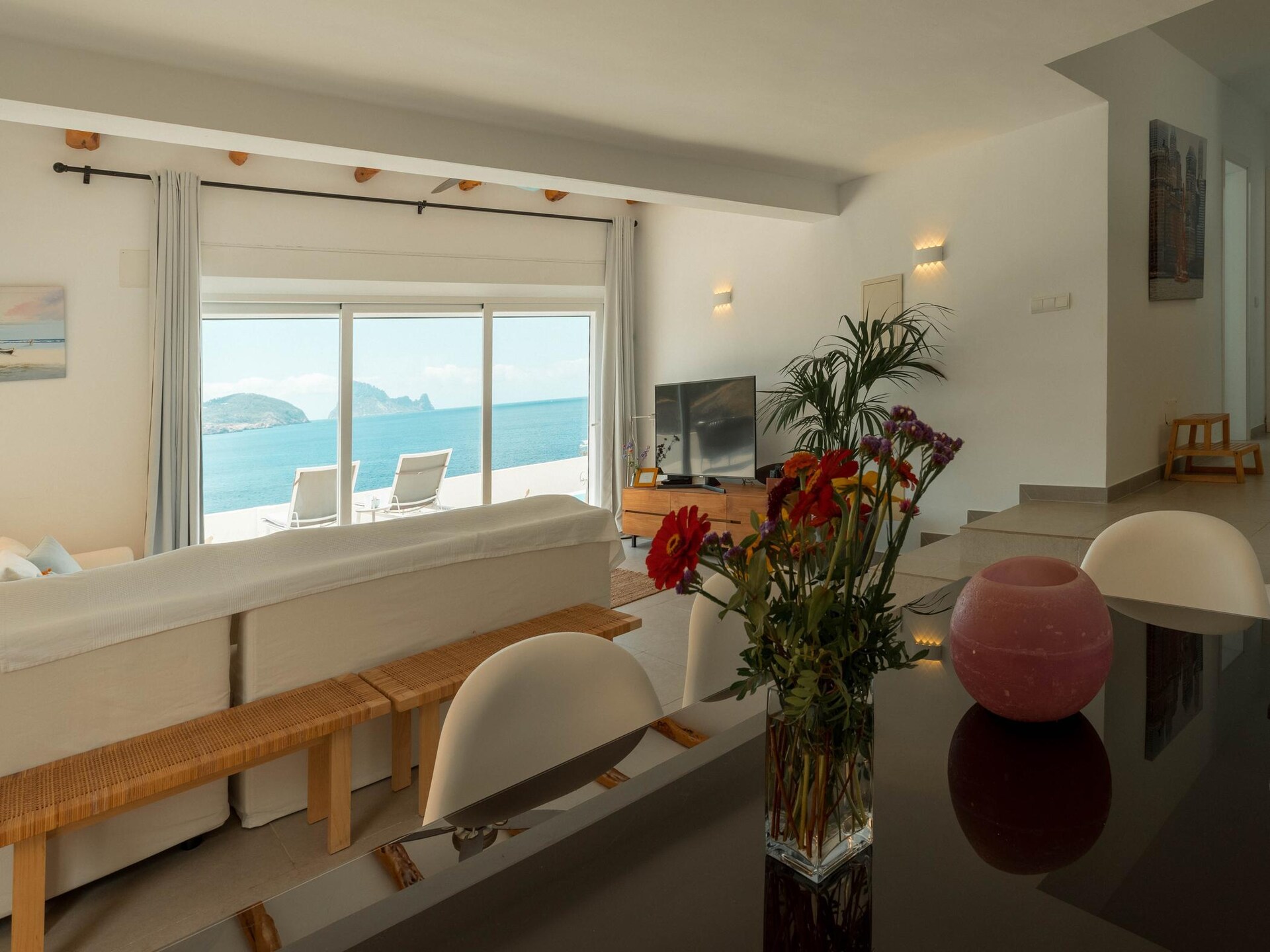 Moderne vrijstaande villa met privézwembad op 500 meter van Cala Codolar - foto 39