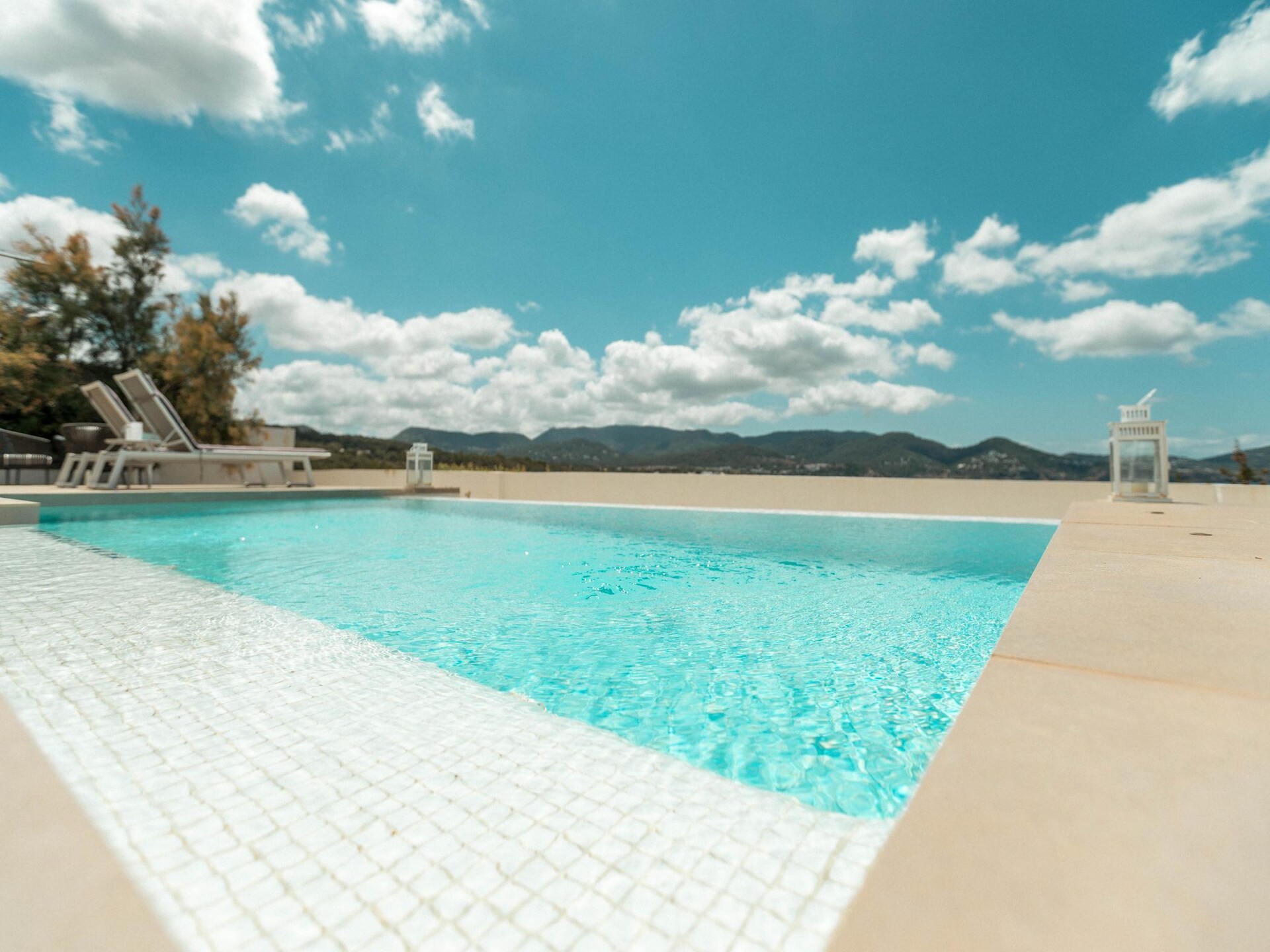 Moderne vrijstaande villa met privézwembad op 500 meter van Cala Codolar - foto 11
