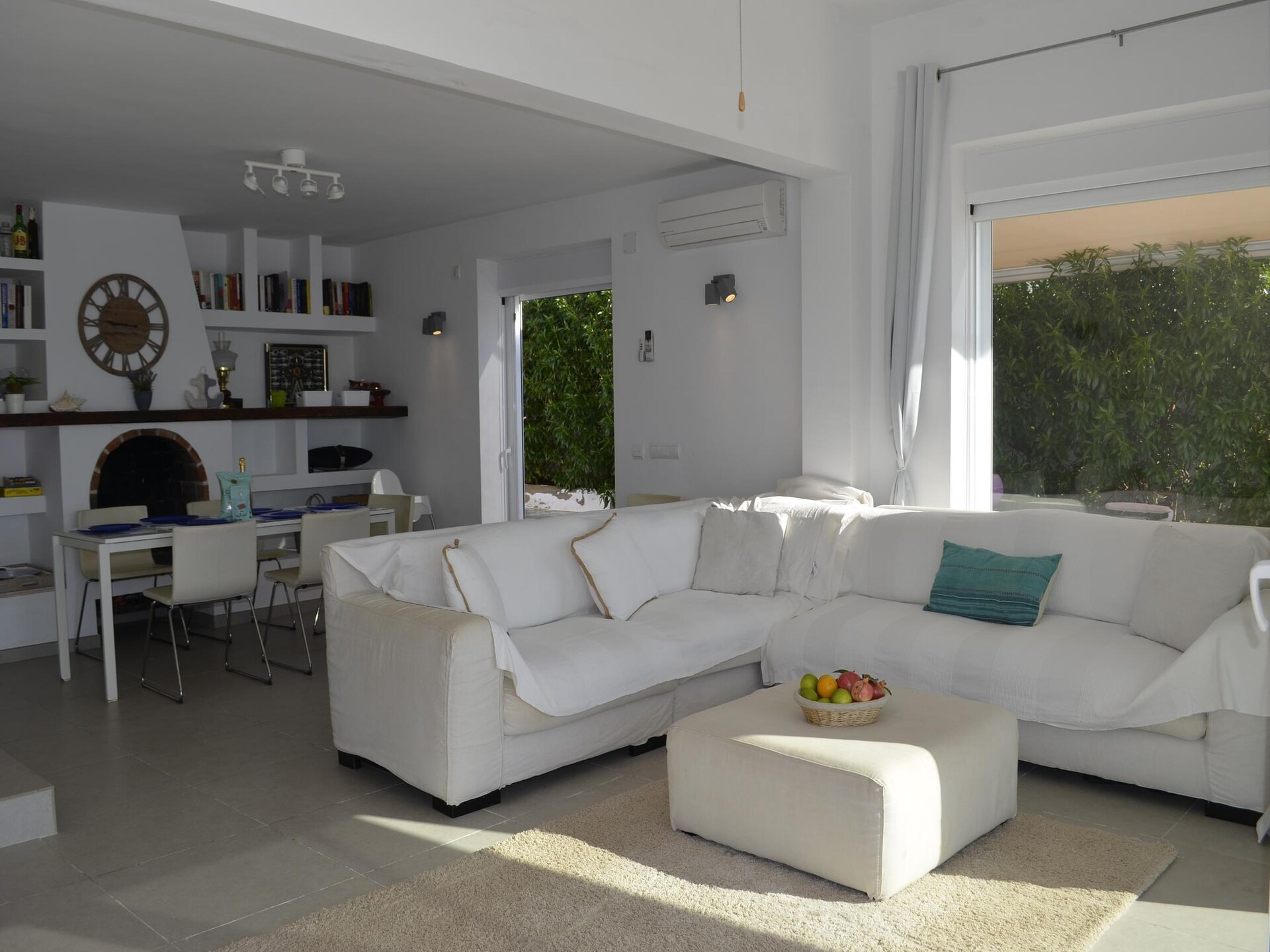 Moderne vrijstaande villa met privézwembad op 500 meter van Cala Codolar - foto 14