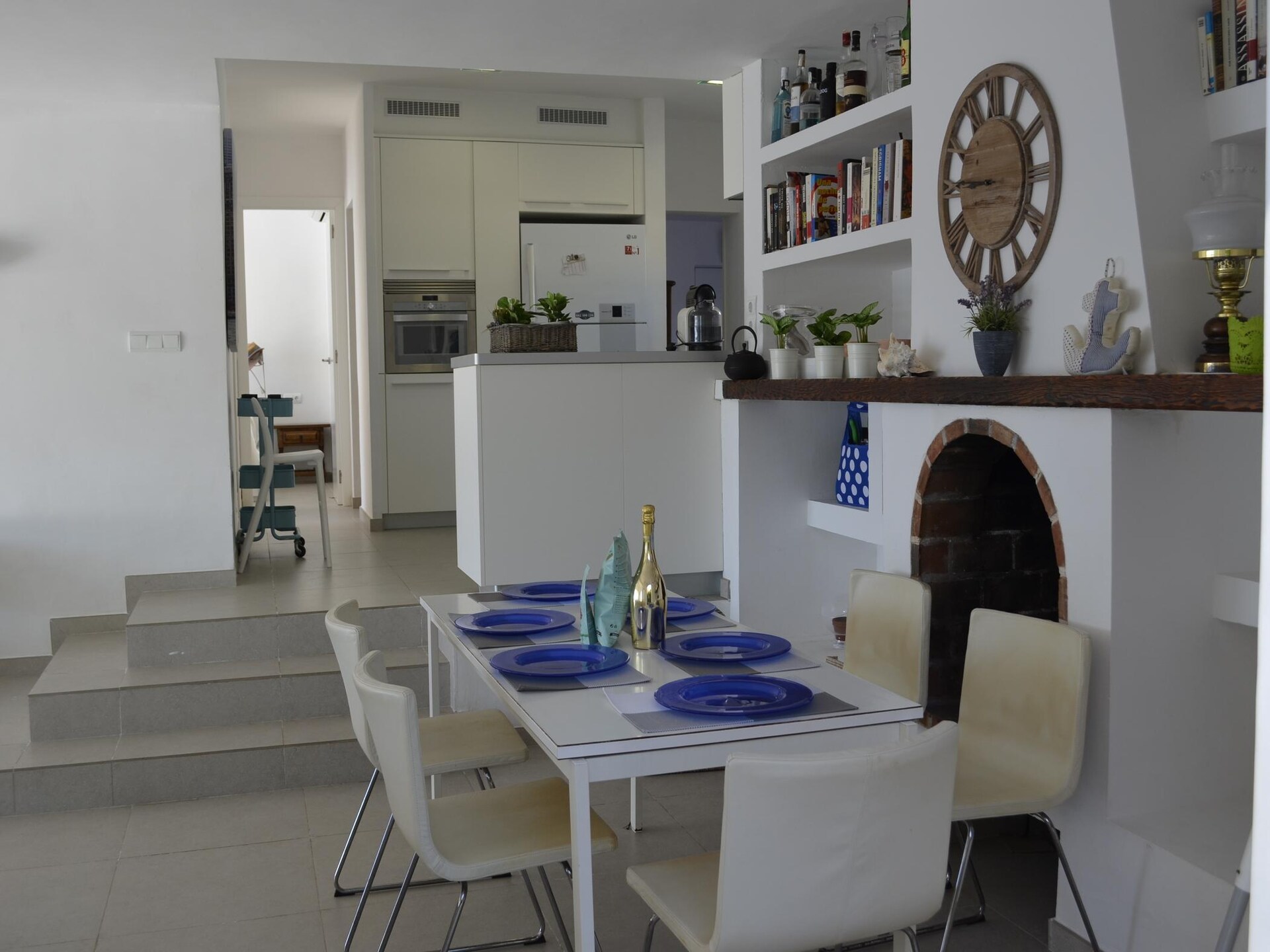Moderne vrijstaande villa met privézwembad op 500 meter van Cala Codolar - foto 4