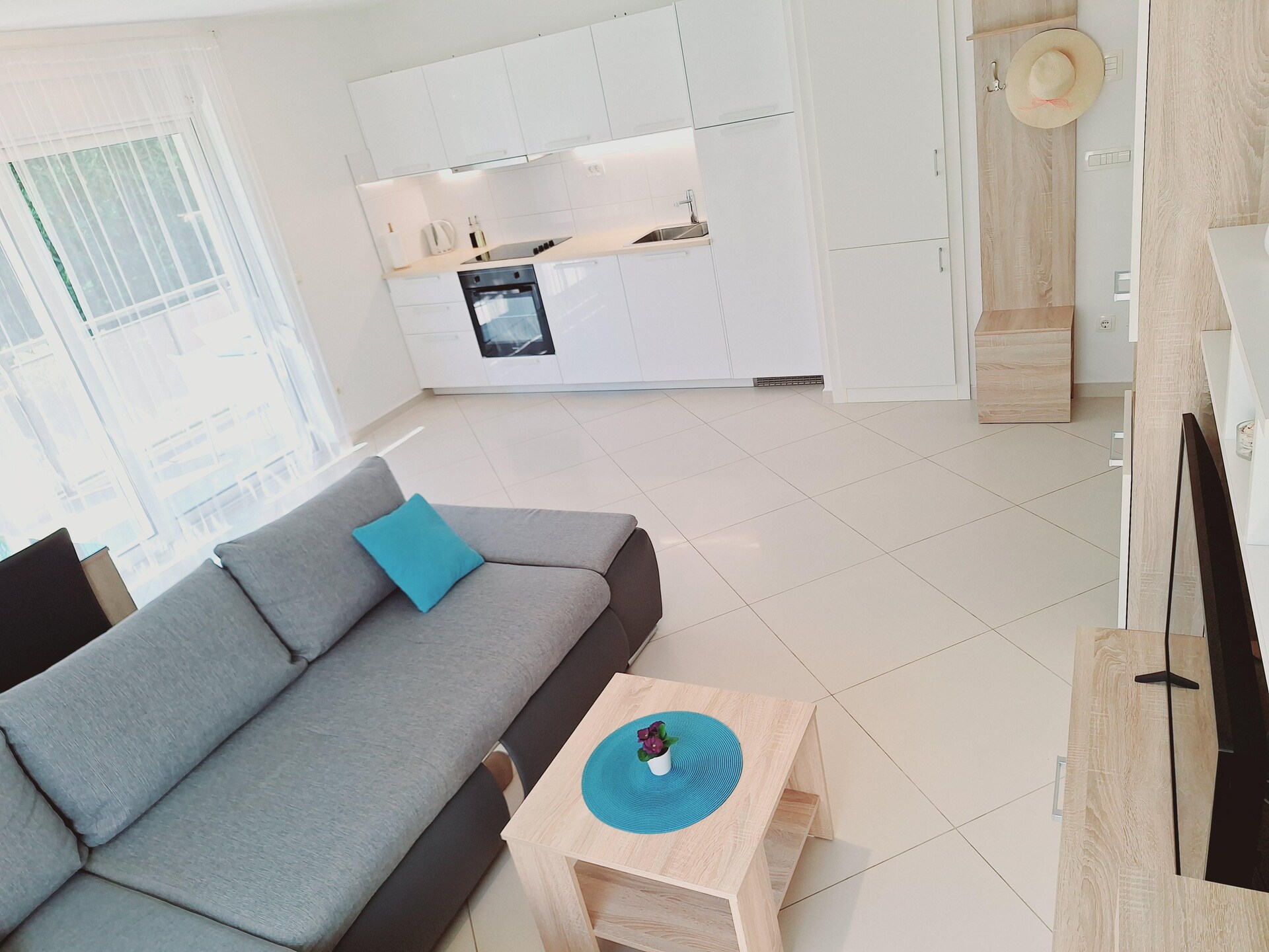 Op 1,0 km van het centrum: modern appartement aan zee in Kastel Stafilic - foto 11