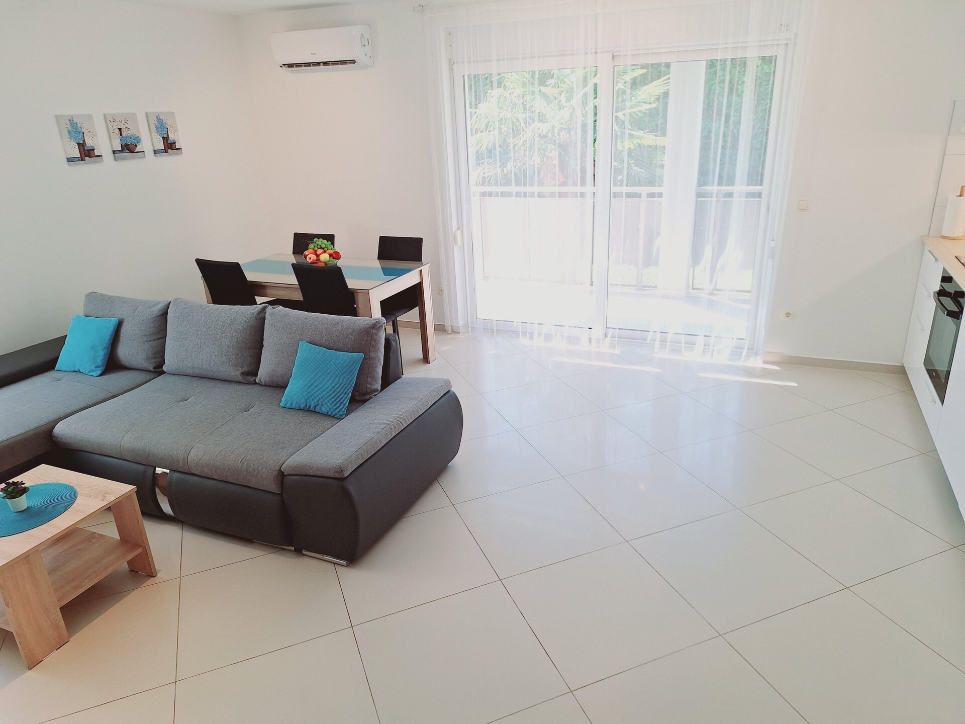 Op 1,0 km van het centrum: modern appartement aan zee in Kastel Stafilic - foto 14