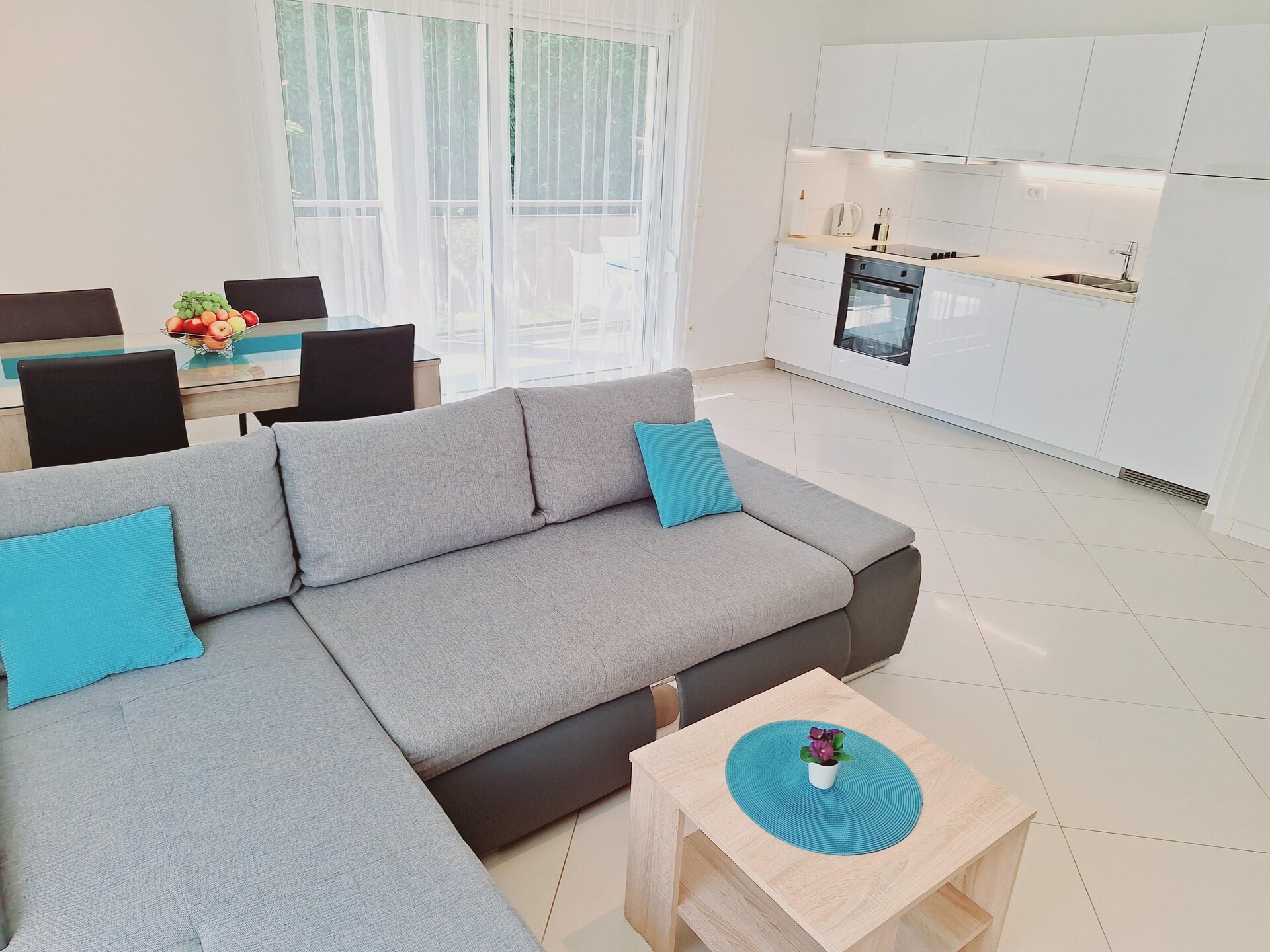 Op 1,0 km van het centrum: modern appartement aan zee in Kastel Stafilic - foto 5