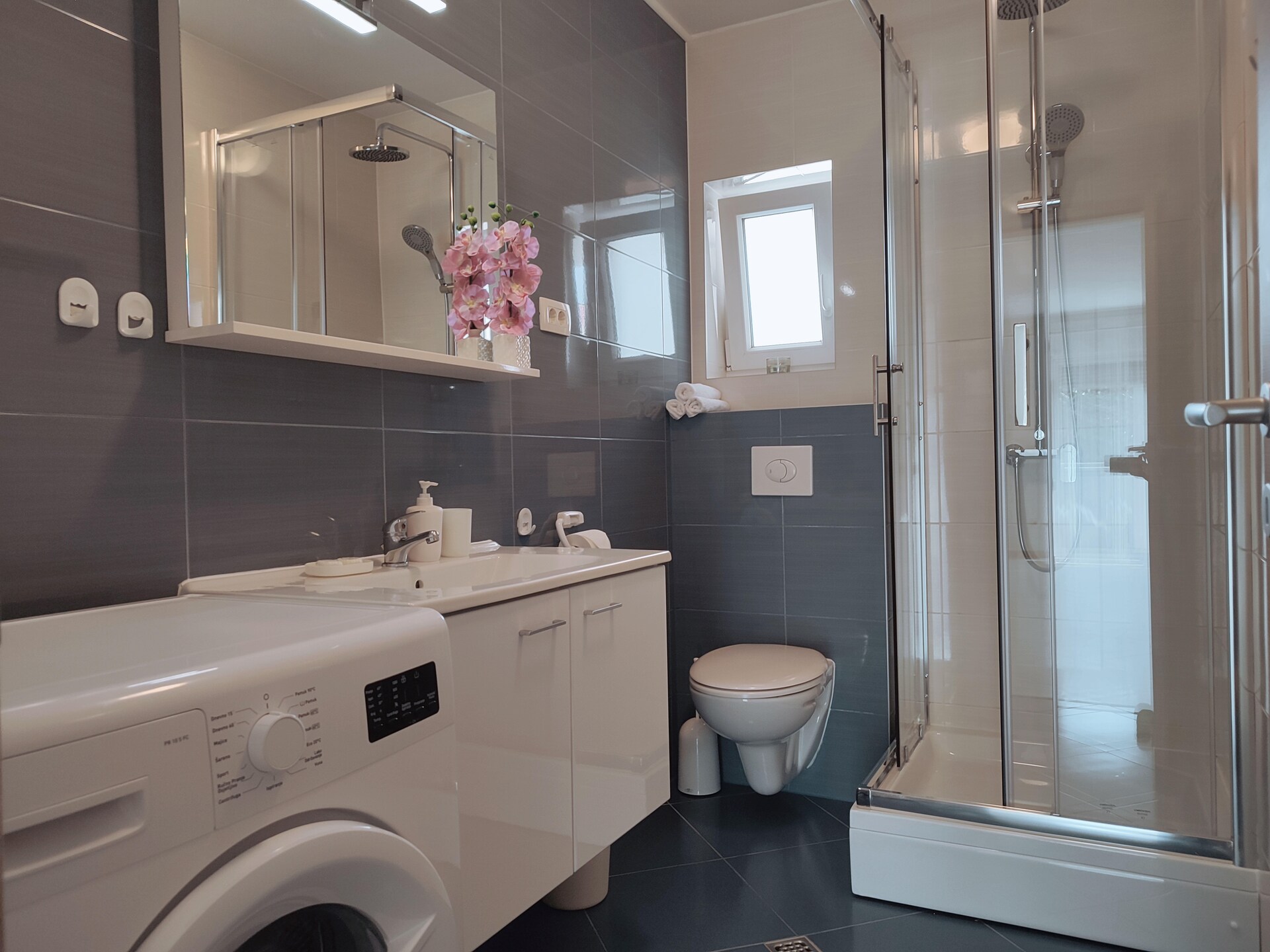 Op 1,0 km van het centrum: modern appartement aan zee in Kastel Stafilic - foto 20
