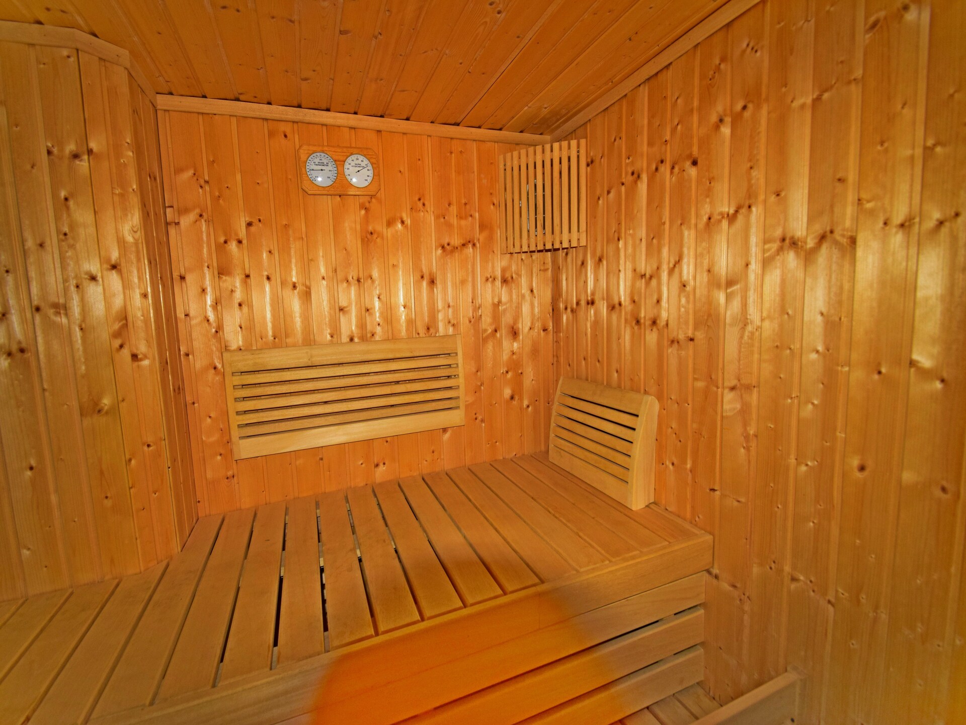 Luxe villa met sauna, bubbelbad & tuin op 500m van het strand - foto 4